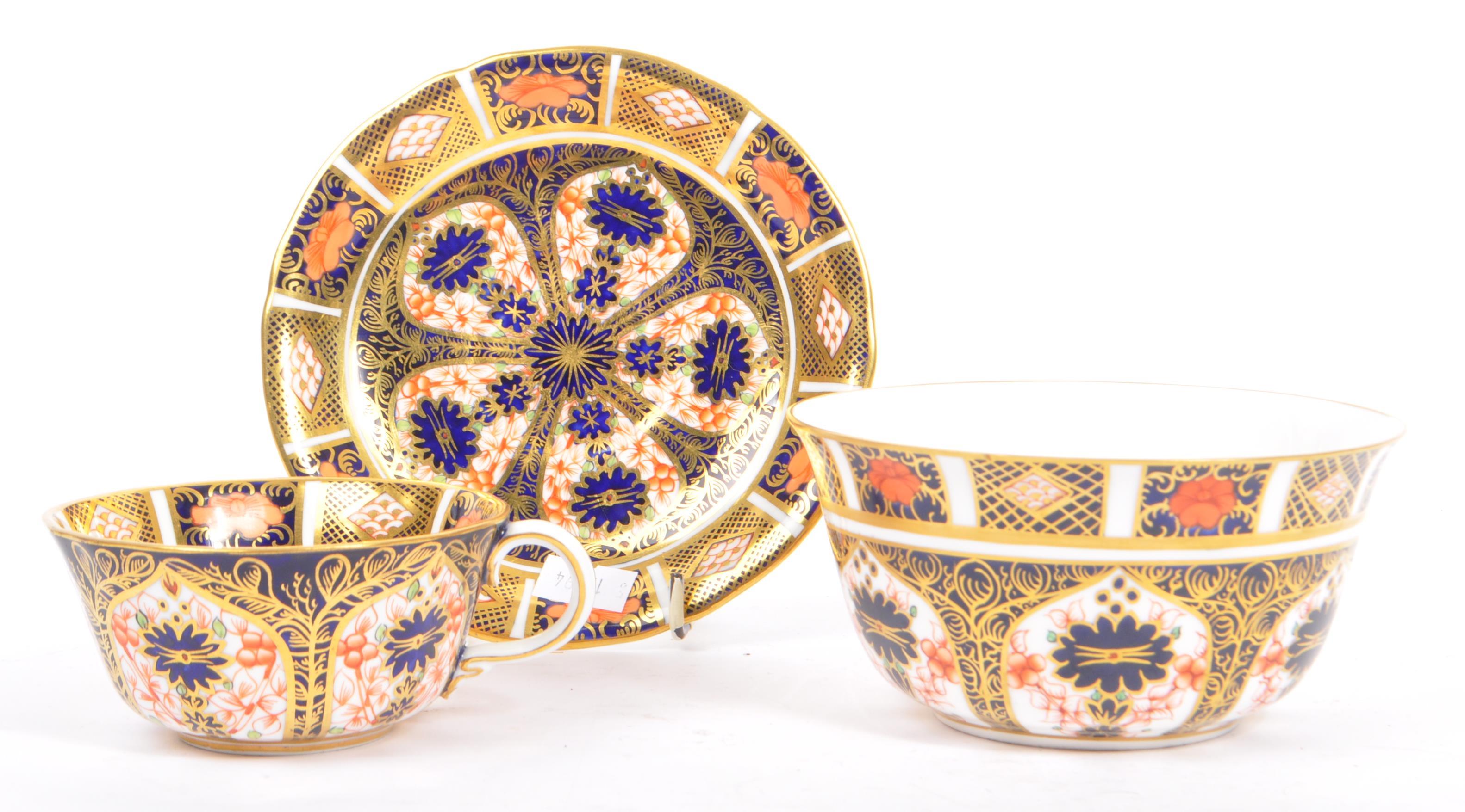 COLLECTION OF ROYAL CROWN DERBY IMARI PATTERN CHINA EXAMPLES