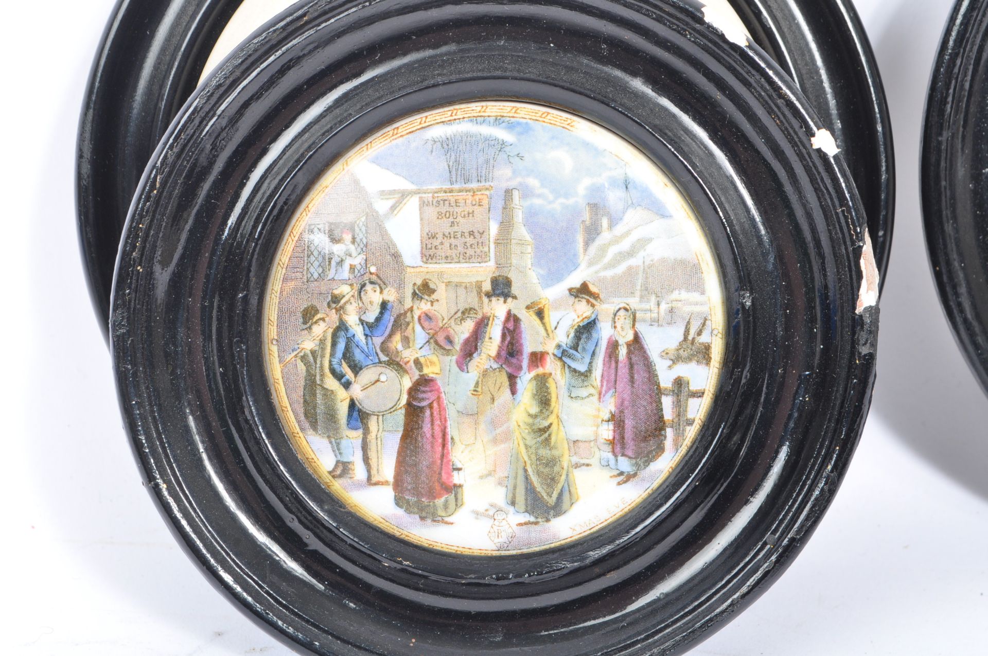 FOUR 19TH CENTURY VICTORIAN FRAMED PRATTWARE CERAMIC LIDS - Image 4 of 6