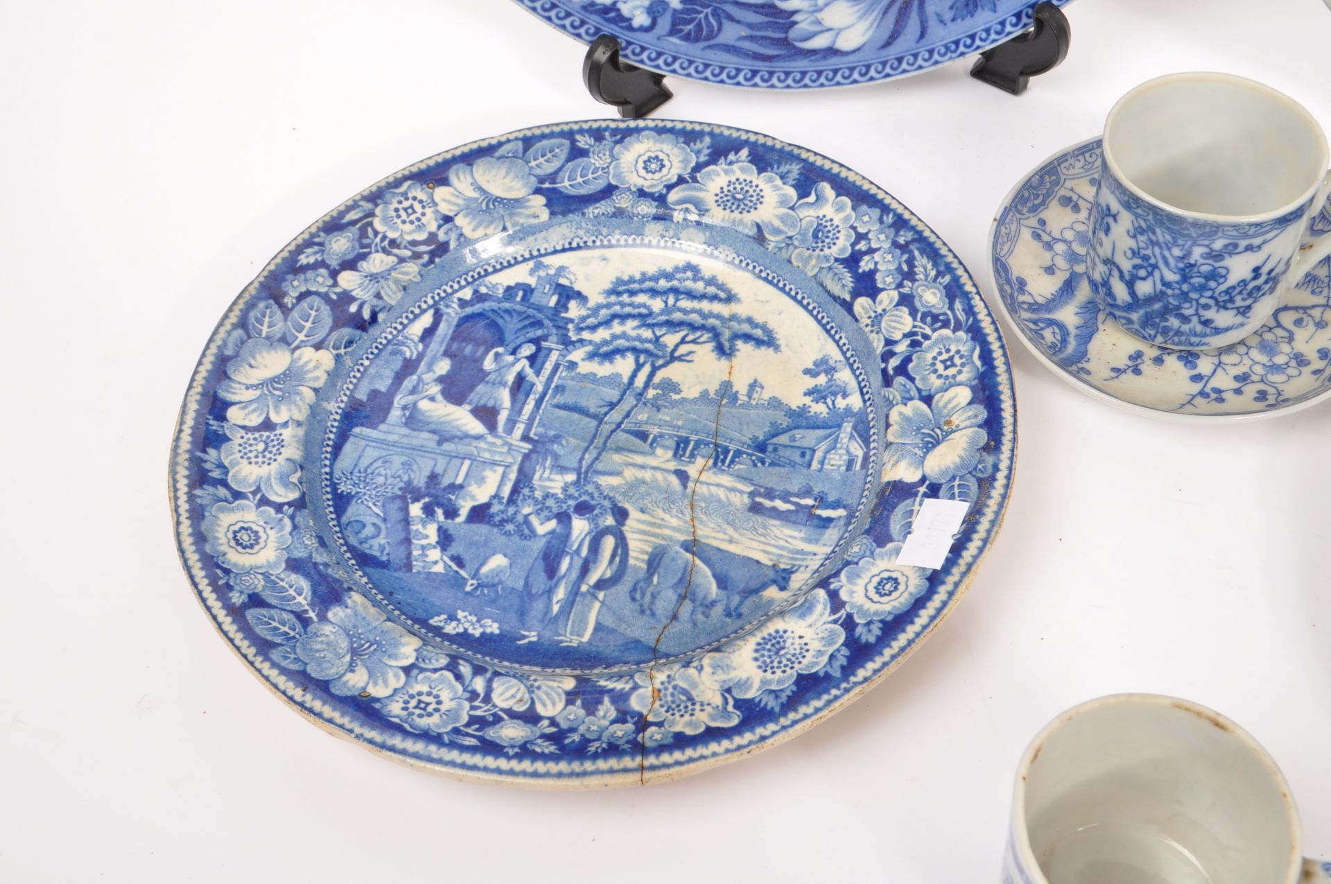 COLLECTION OF 19TH CENTURY & LATER BLUE AND WHITE CERAMICS - Image 4 of 12