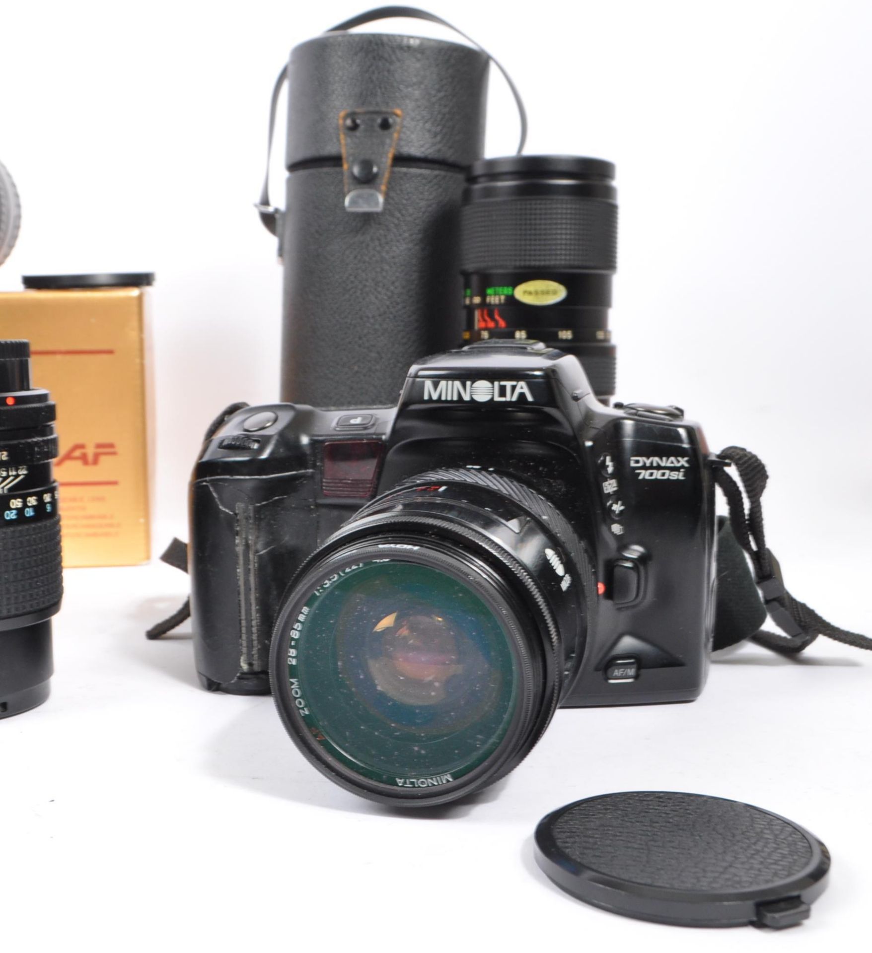 COLLECTION OF 20TH CENTURY 35MM CAMERAS AND LENSES - Image 2 of 5