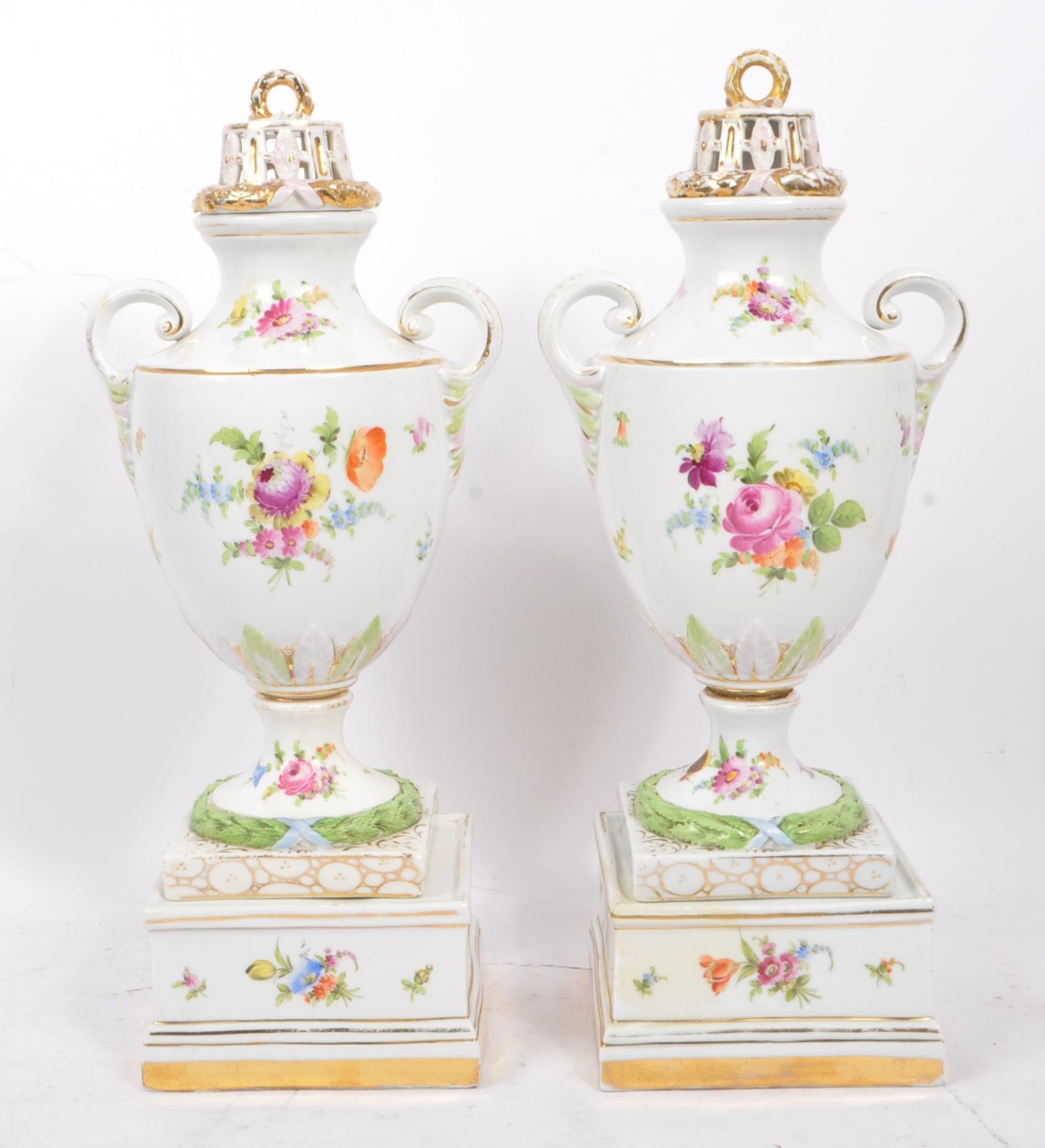 PAIR OF CHINA CONTINENTAL DRESDEN SPRAY STYLE URNS - Image 3 of 7
