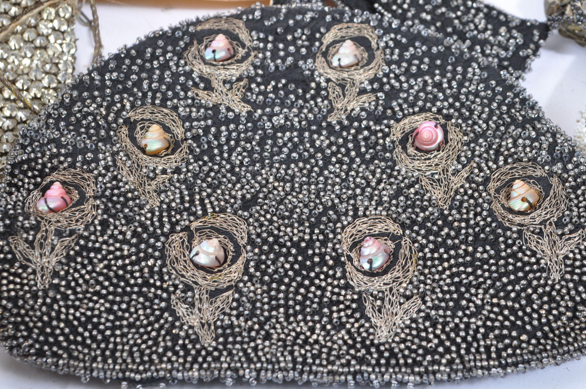 COLLECTION OF VINTAGE 1930S FASHION HANDBAGS AND PURSES - Image 13 of 16