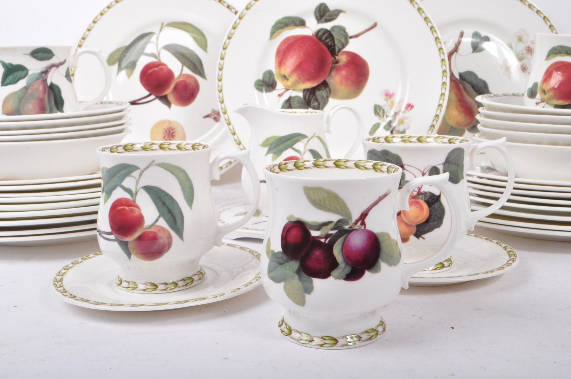 THE ROYAL HORTICULTURAL SOCIETY - HOOKER'S FRUIT PATTERN TEA SET - Image 2 of 7