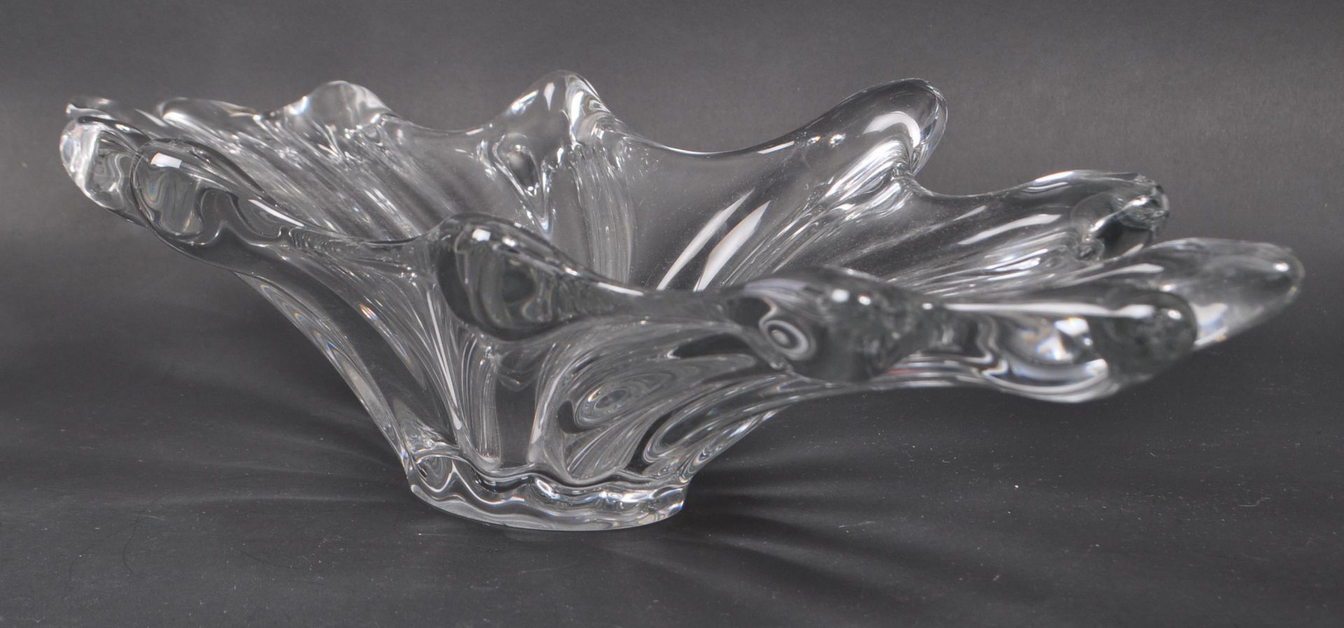 VINTAGE 20TH CENTURY GLASS CENTREPIECE BOWL - Image 2 of 7