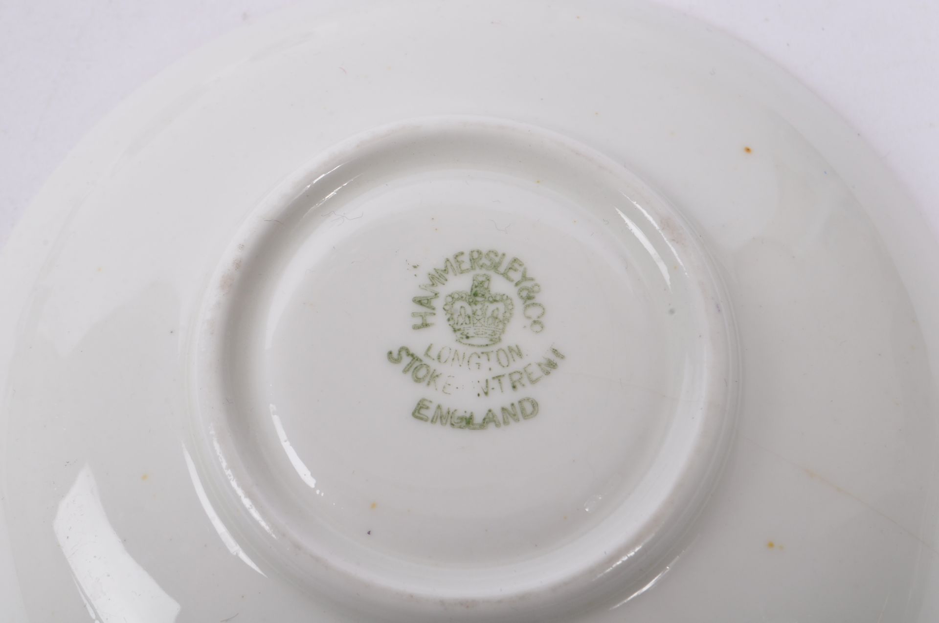 STAFFORDSHIRE / ROYAL DOULTON - COLLECTION OF CHINA ITEMS - Bild 7 aus 8