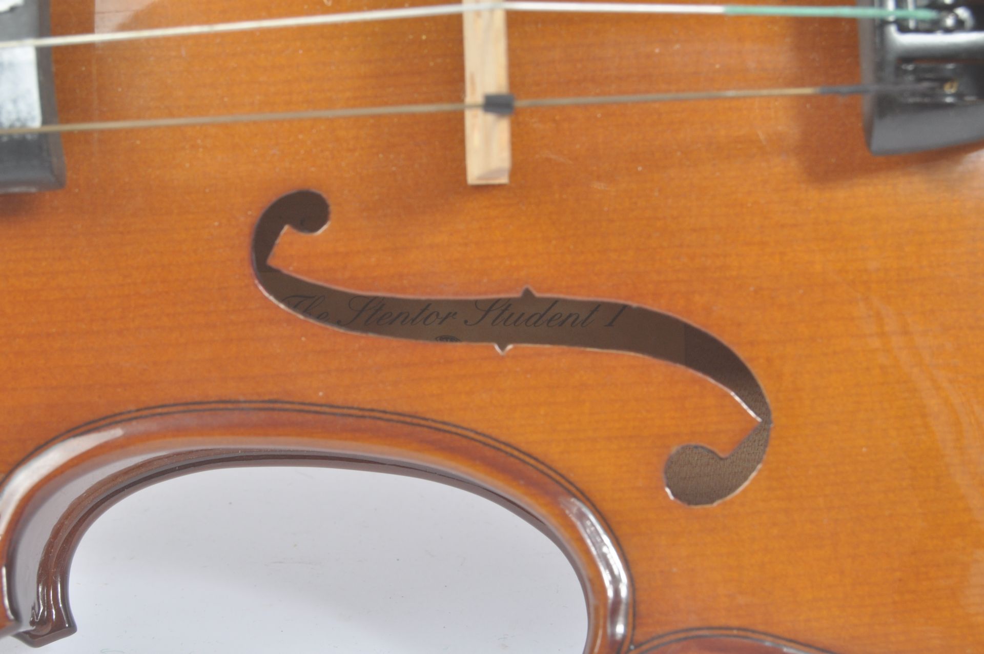 STENTOR - 20TH CENTURY 3/4 STUDENT I VIOLIN W/ BOW AND CASE - Image 7 of 7