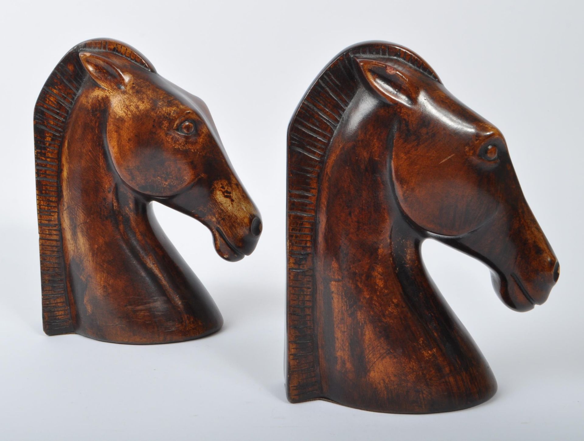 SOLID HORSE HEAD WALL HANGING WITH BOOKENDS - Image 2 of 5