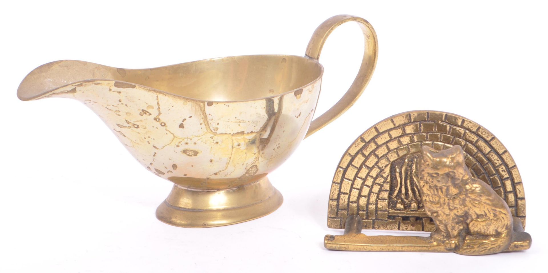 COLLECTION OF BRASS TO INCLUDE DALLAH JUGS & PICTURE STAND - Bild 5 aus 7