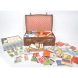EXTENSIVE COLLECTION OF CIGARETTE CARDS & PACKAGING