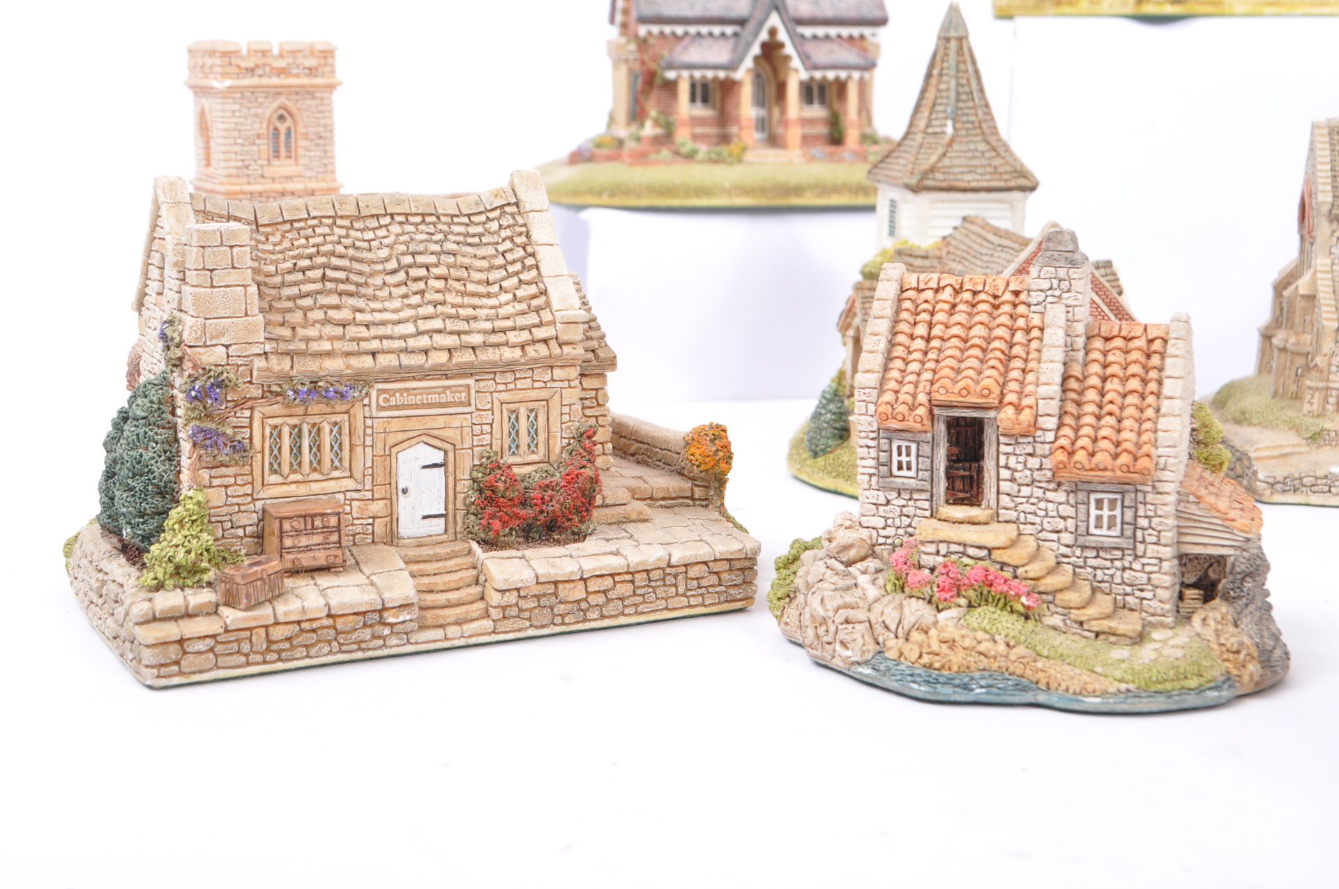 COLLECTION OF VINTAGE LILLIPUT LANE COTTAGES - Bild 6 aus 11