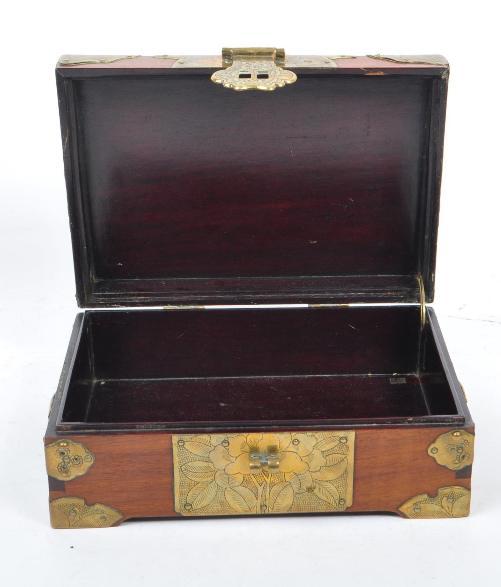 20TH CENTURY CHINESE BRASS BOUND JEWELLERY BOX - Bild 7 aus 10