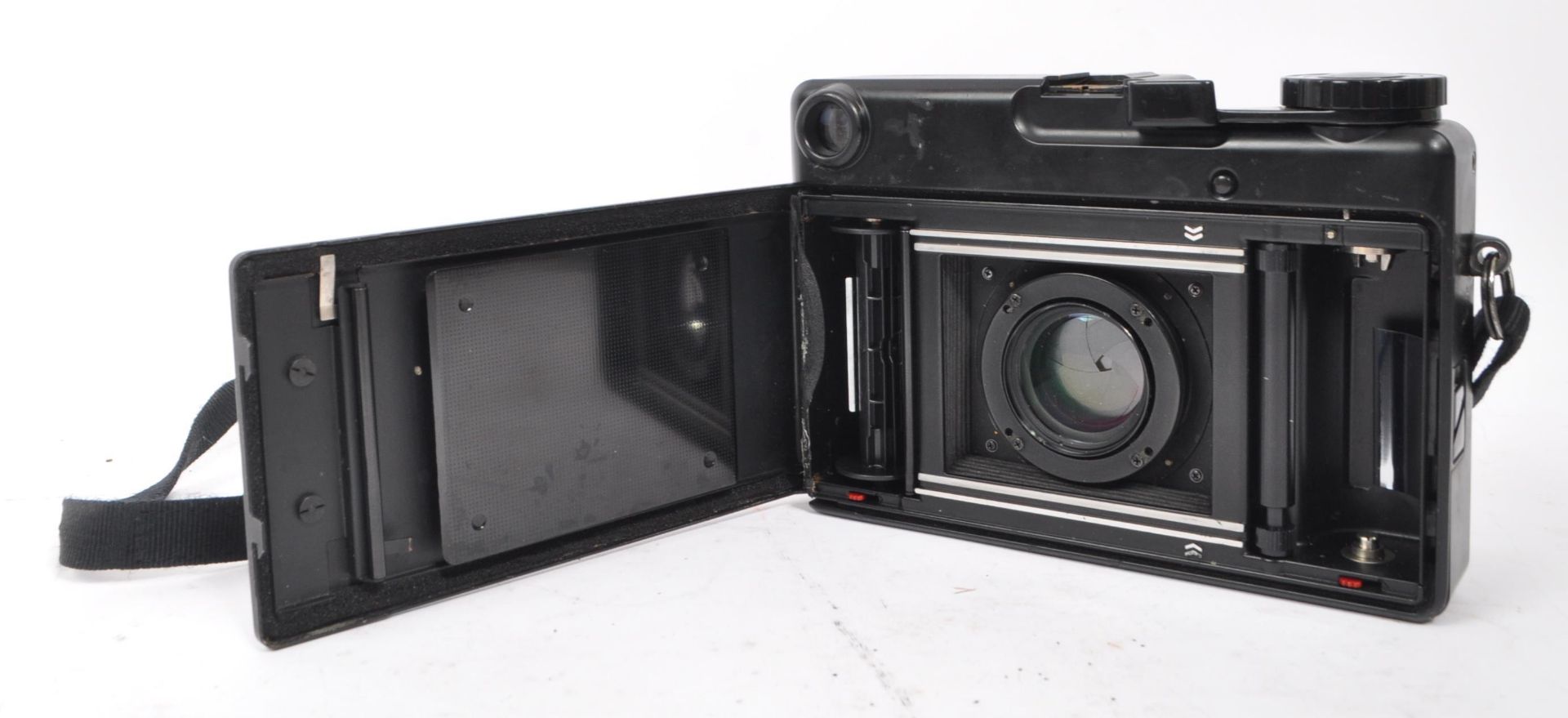 PLAUBEL MAKINA - 1980S FOLDING MEDIUM FORMAT CAMERA - Image 6 of 7