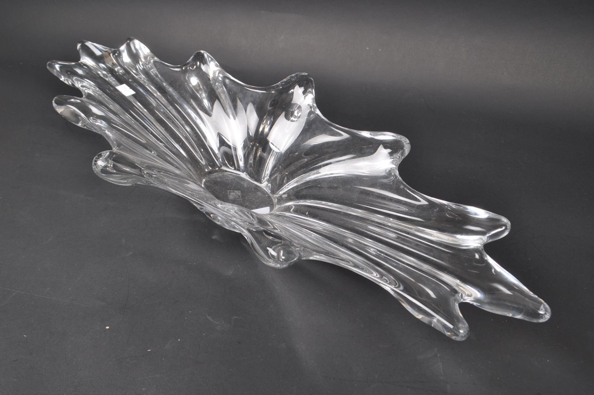 VINTAGE 20TH CENTURY GLASS CENTREPIECE BOWL - Image 4 of 7