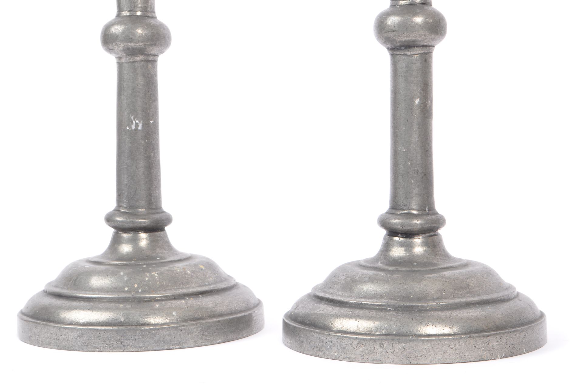 TWO LARGE FRENCH TIN PEWTER CANDLESTICKS - Bild 5 aus 6