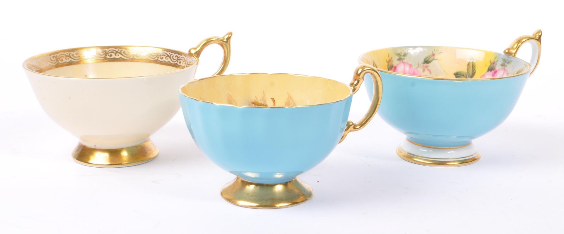 AYNSLEY - COLLECTION OF 20TH CENTURY CABINET TEACUPS - Bild 9 aus 11