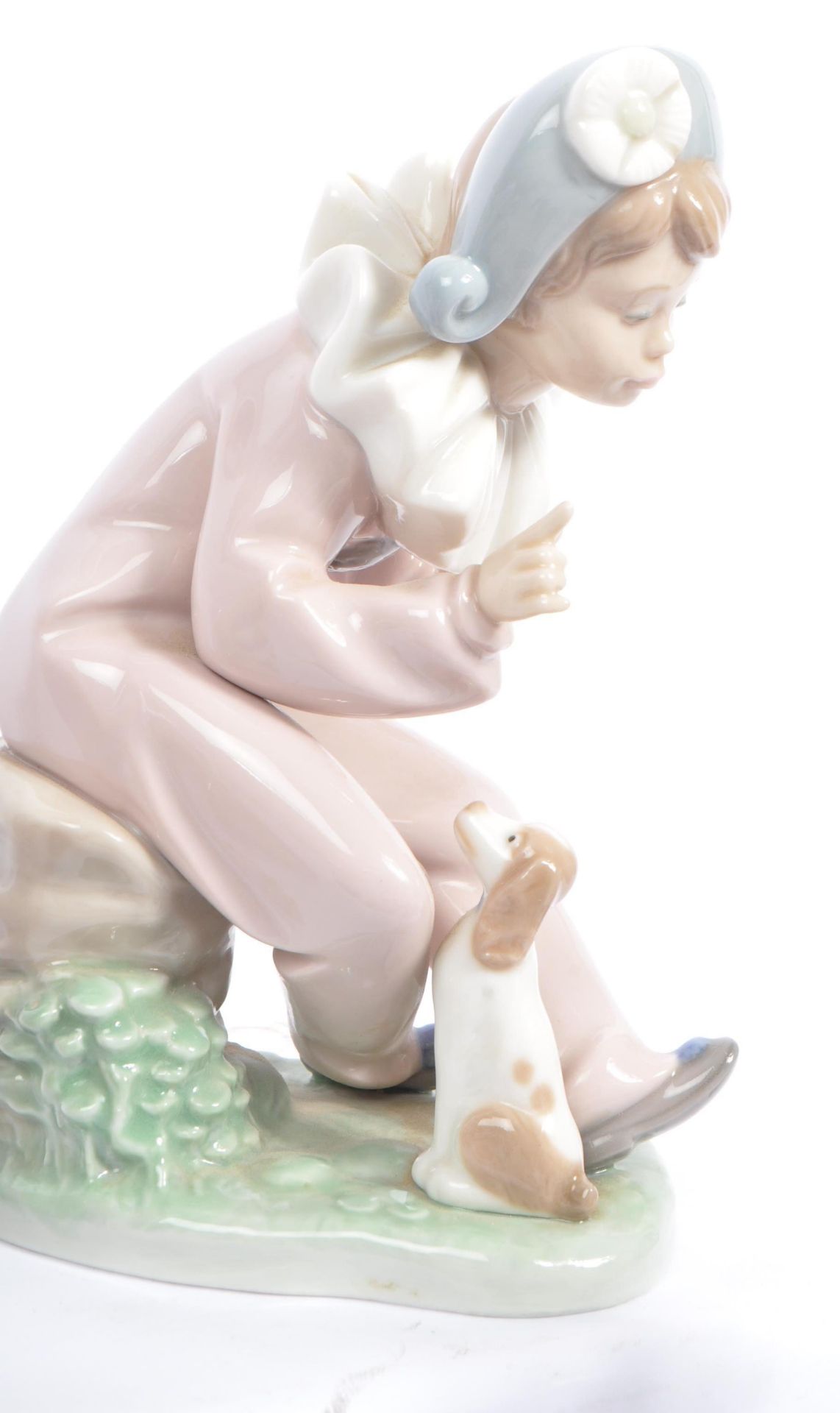 COLLECTION OF VARIOUS NAO / LLADRO SPANISH PORCELAIN FIGURINES - Image 8 of 9