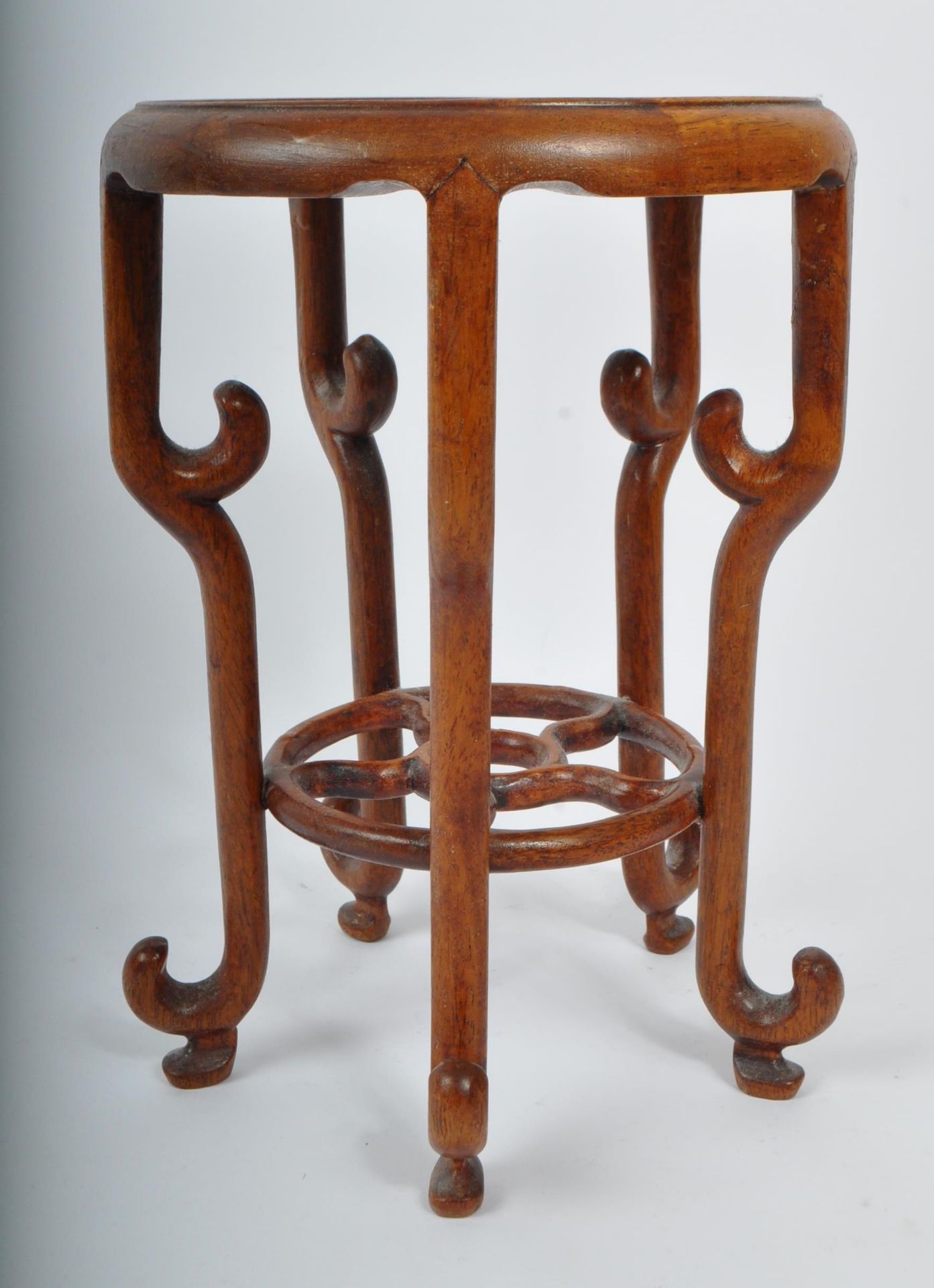 TWO 20TH CENTURY CHINESE CARVED SOCCLE STANDS - Image 5 of 6