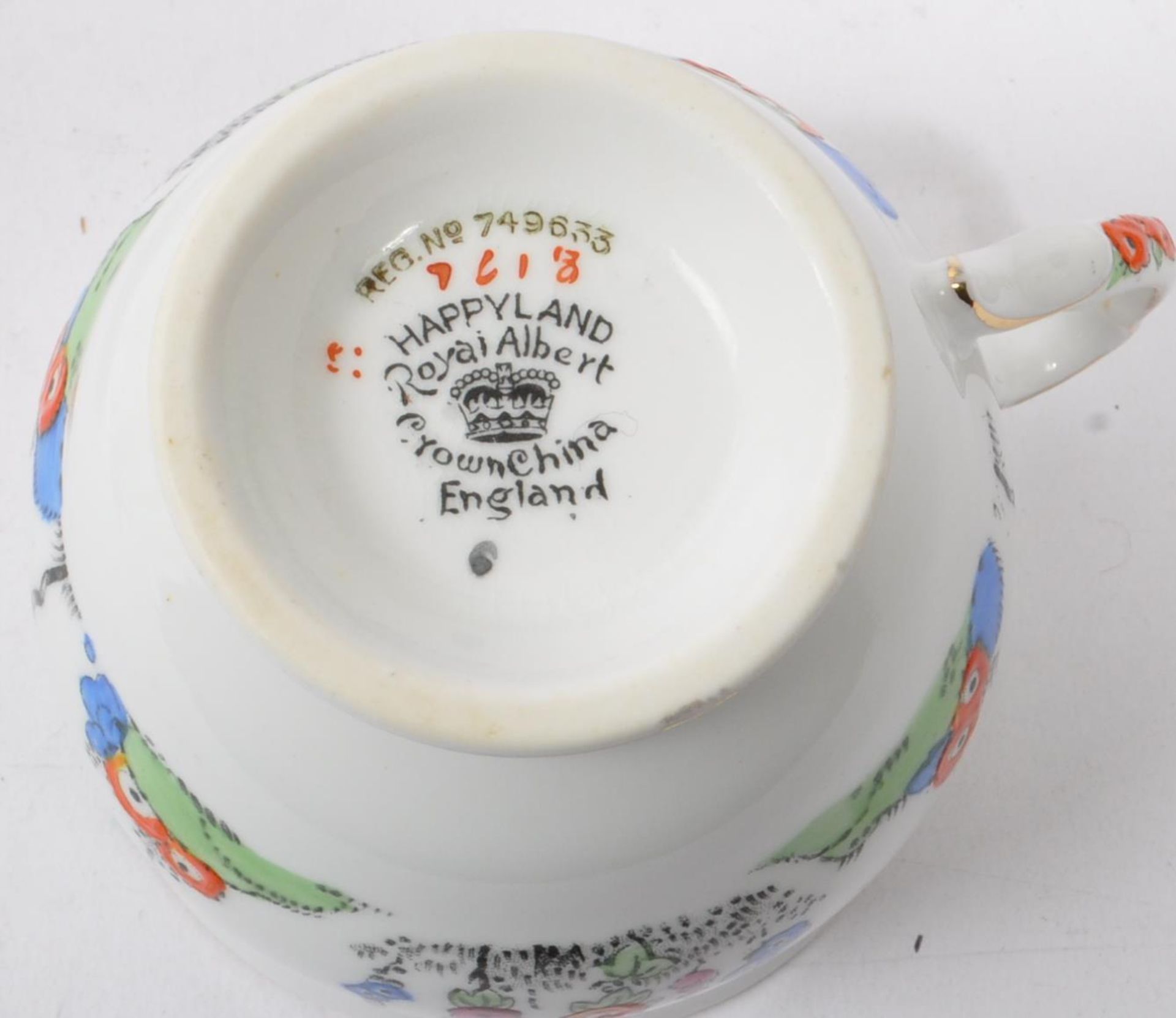 ROYAL ALBERT - HAPPYLAND PATTERN - PORCELAIN PART TEA SET - Image 8 of 9