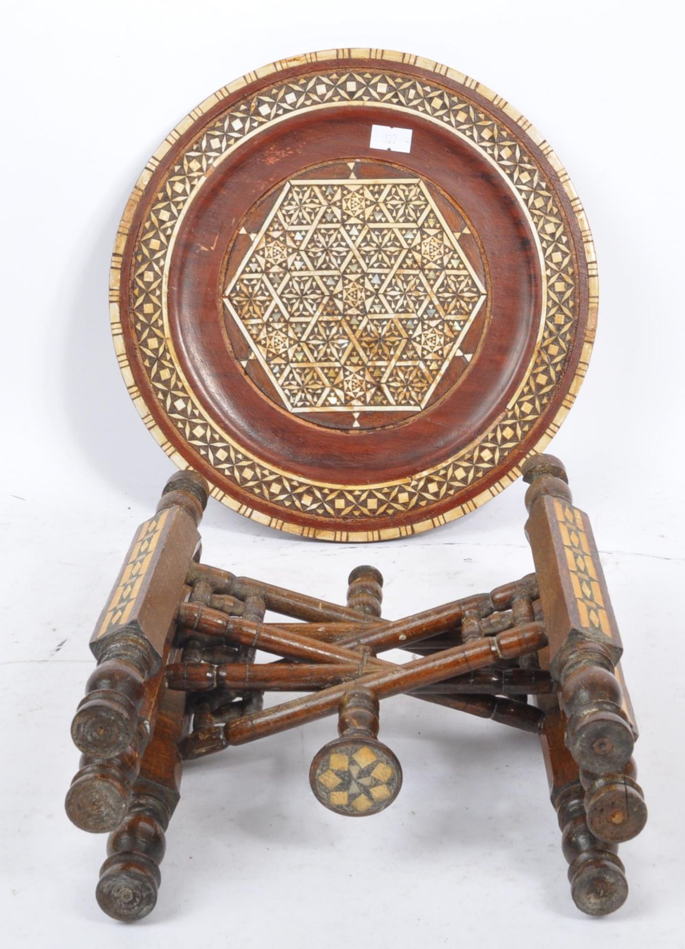 VINTAGE 20TH CENTURY SMALL PROPORTION INDIAN BENARES TABLE - Bild 3 aus 5