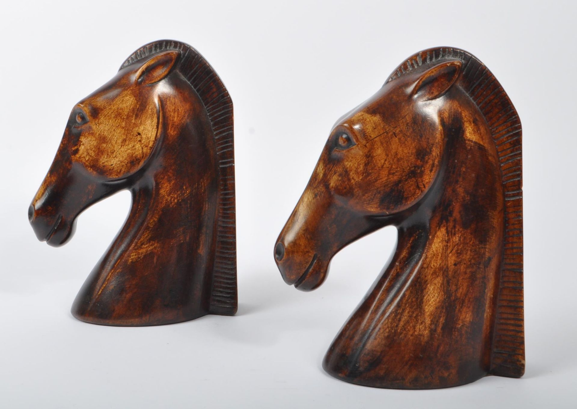 SOLID HORSE HEAD WALL HANGING WITH BOOKENDS - Image 3 of 5