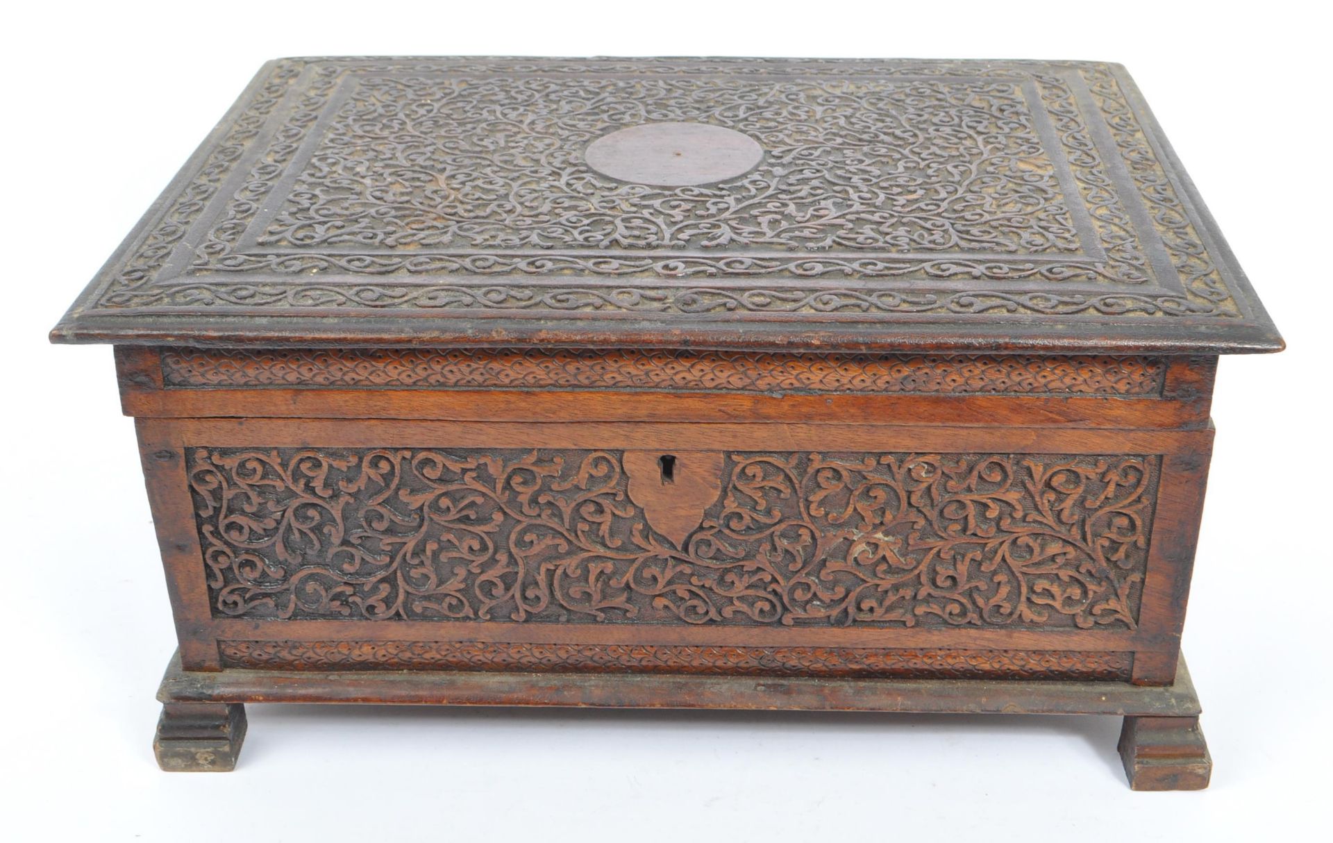 VINTAGE 20TH CENTURY KASHMIRI CAMPHOR WOOD CARVED BOX - Bild 5 aus 6