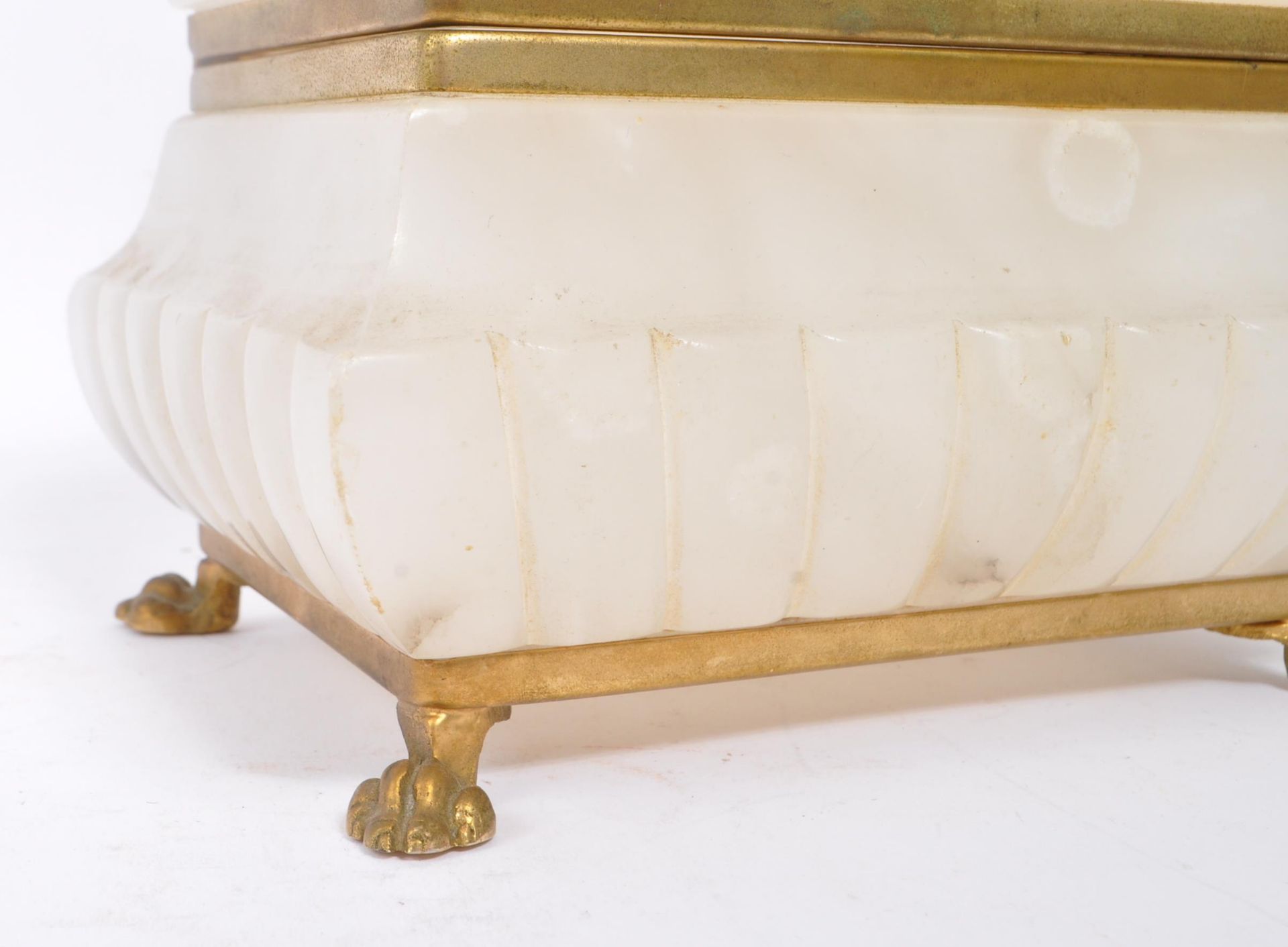 VINTAGE 20TH CENTURY CIRCA 1930S ALABASTER JEWELLERY BOX - Image 7 of 7