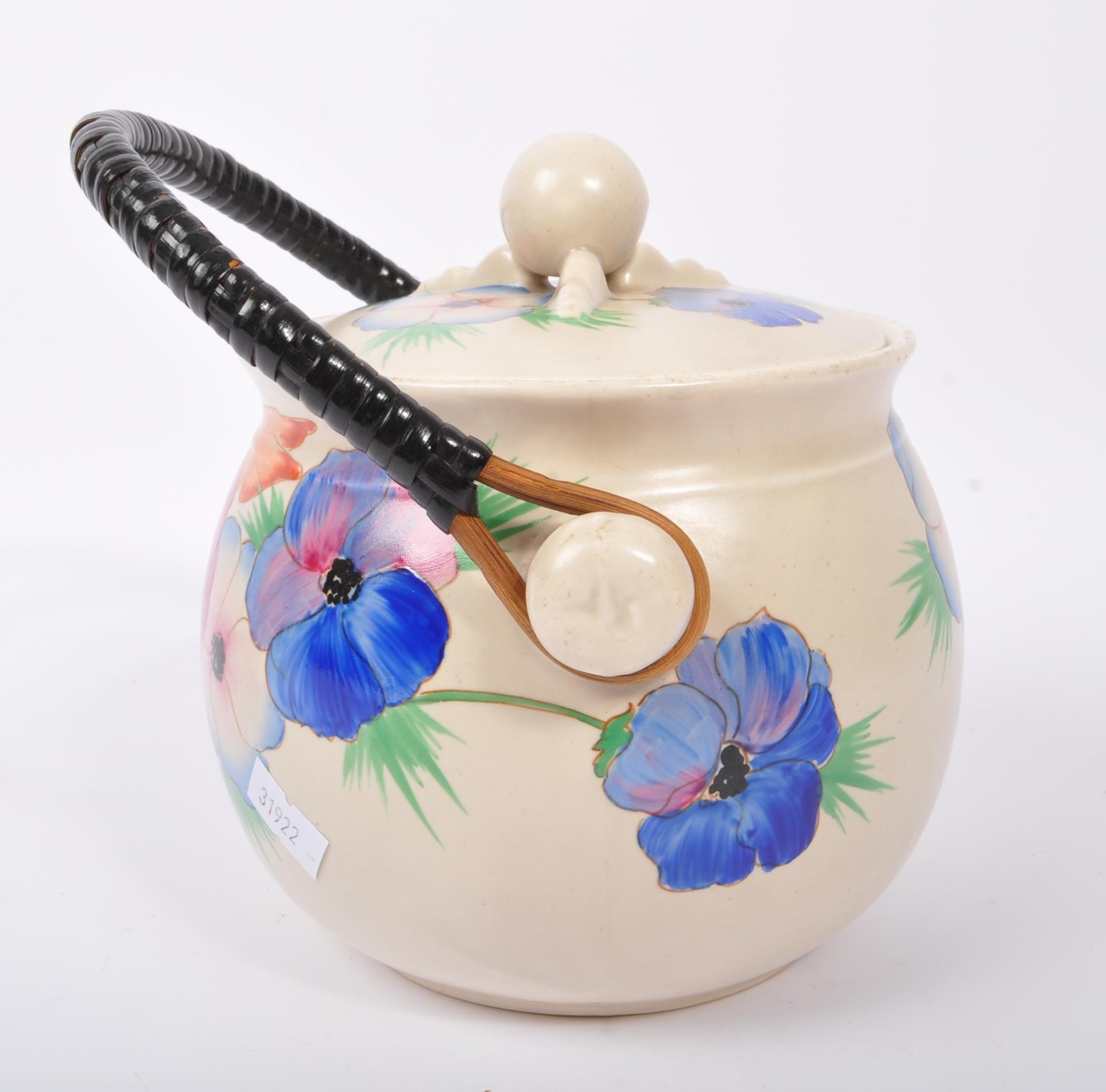 CLARICE CLIFF - MID CENTURY HAND PAINTED CERAMIC CAULDRON - Image 5 of 7