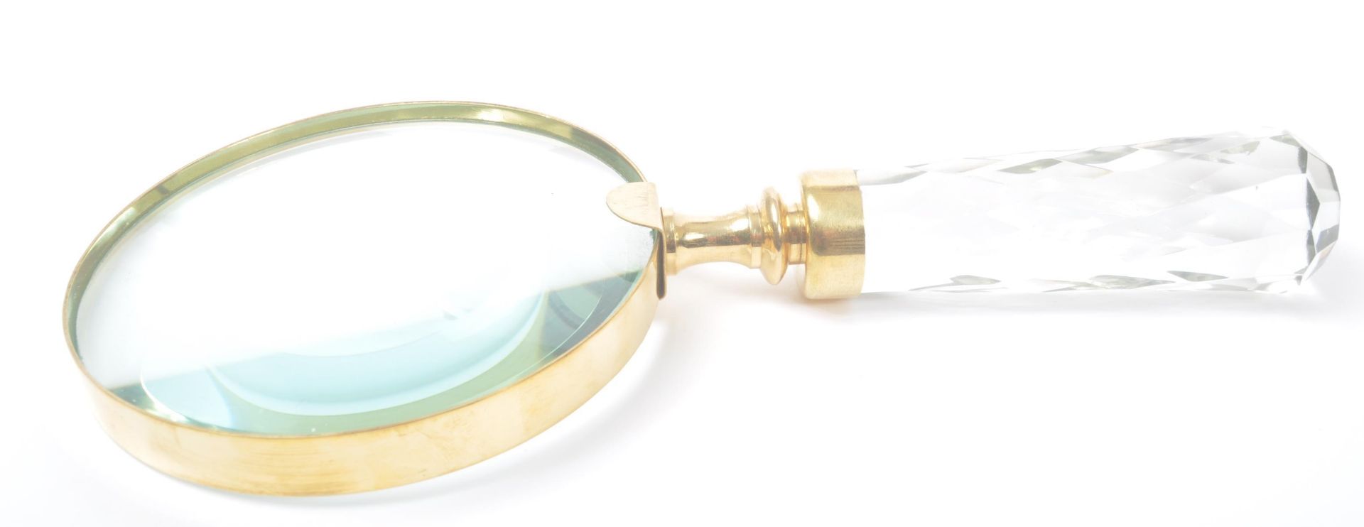 20TH CENTURY BRASS MAGNIFYING GLASS WITH GLASS HANDLE