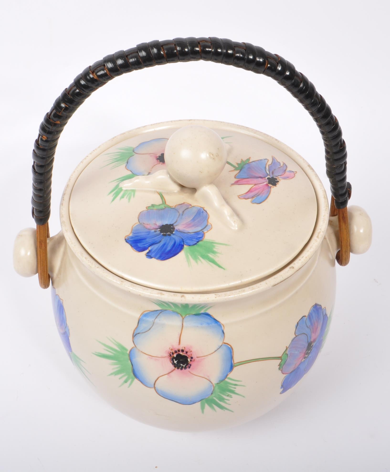 CLARICE CLIFF - MID CENTURY HAND PAINTED CERAMIC CAULDRON - Image 2 of 7