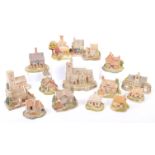 COLLECTION OF VINTAGE LILLIPUT LANE COTTAGES