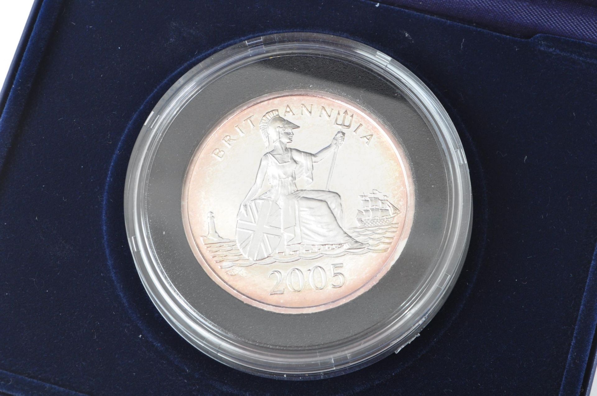 UNITED KINGDOM - SILVER PROOF RED ARROWS 2005 COIN - Image 3 of 4