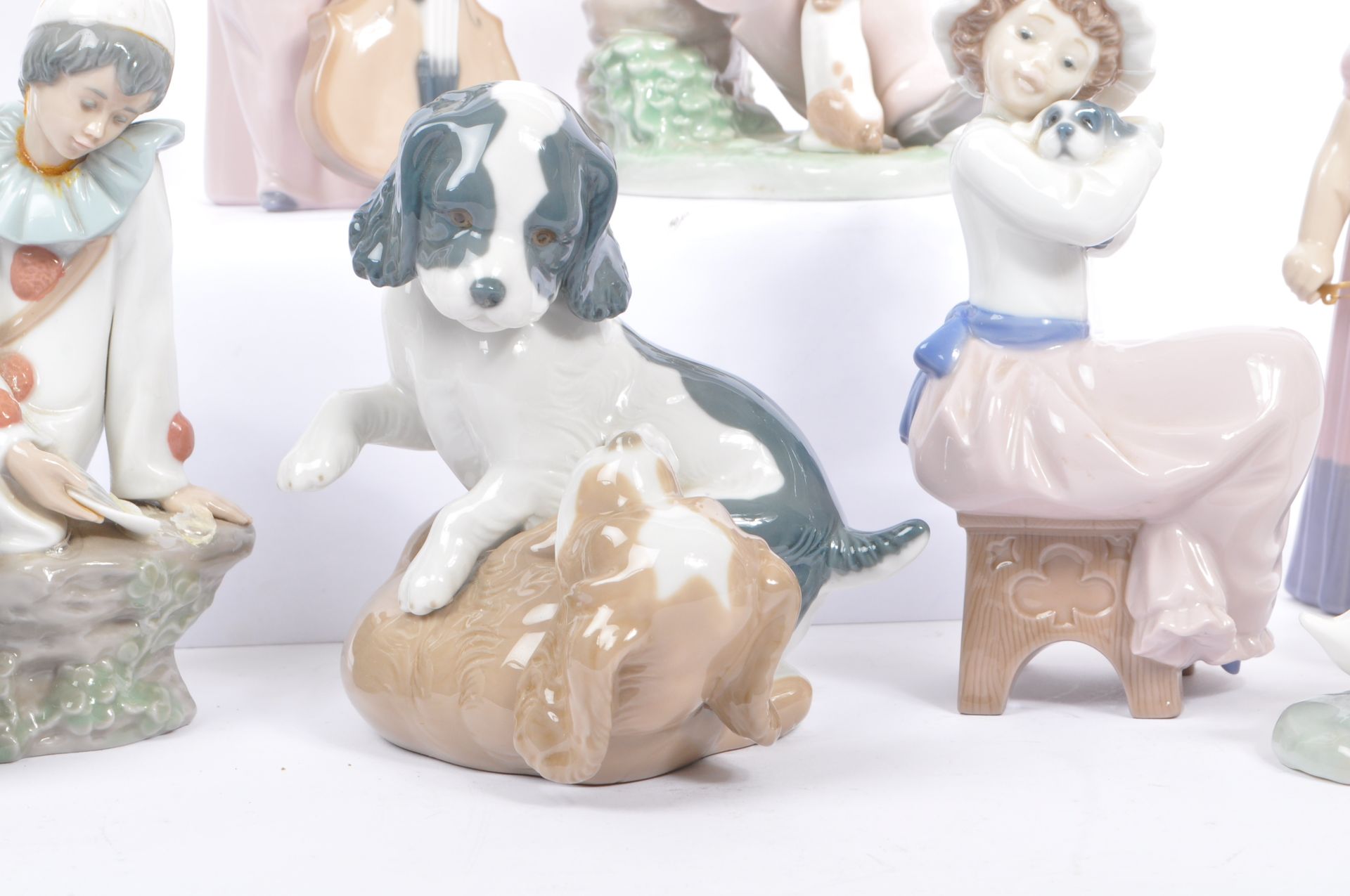 COLLECTION OF VARIOUS NAO / LLADRO SPANISH PORCELAIN FIGURINES - Image 2 of 9
