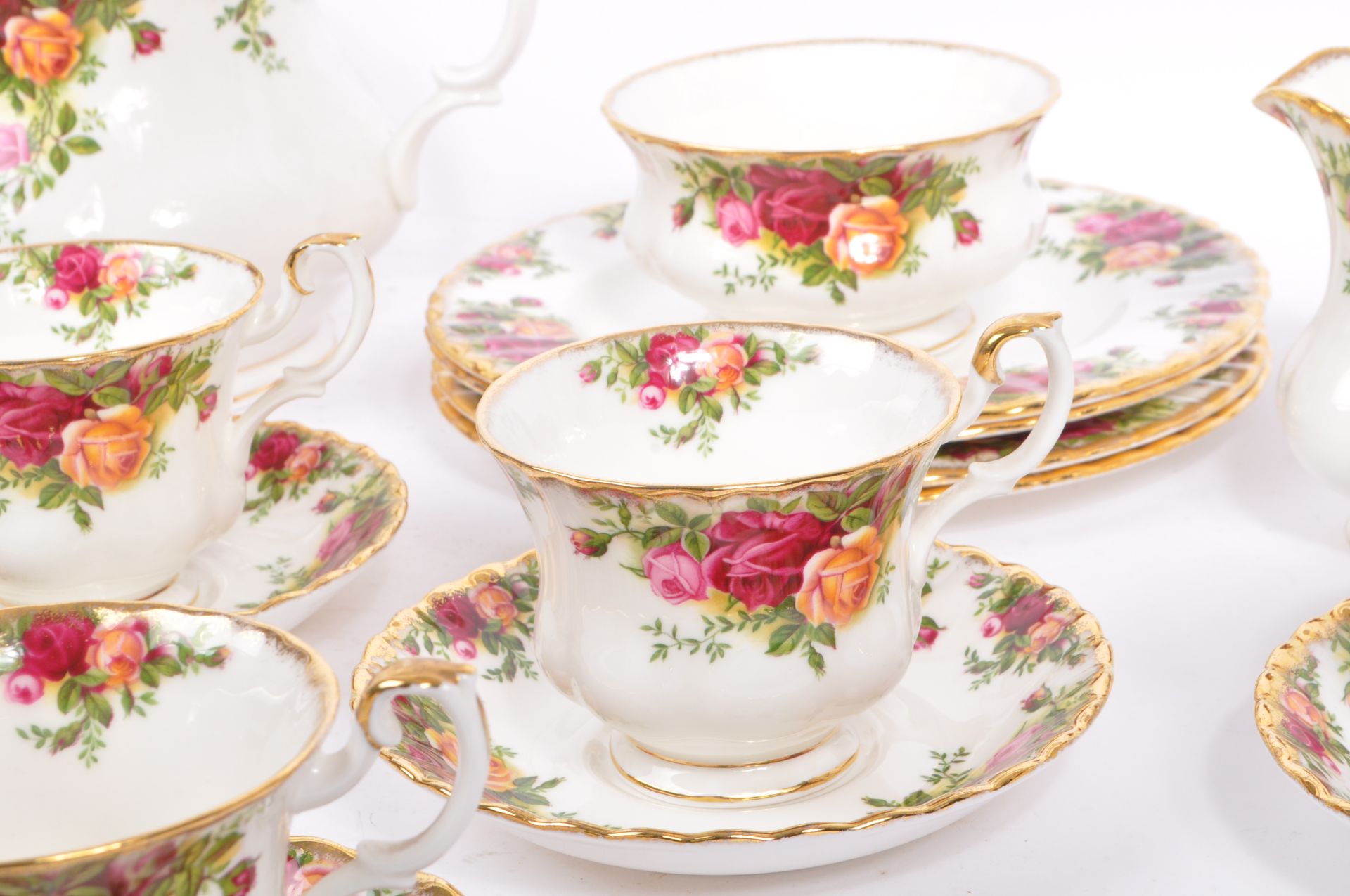 MID 20TH CENTURY OLD COUNTRY ROSES ROYAL ALBERT TEA SET - Image 7 of 8