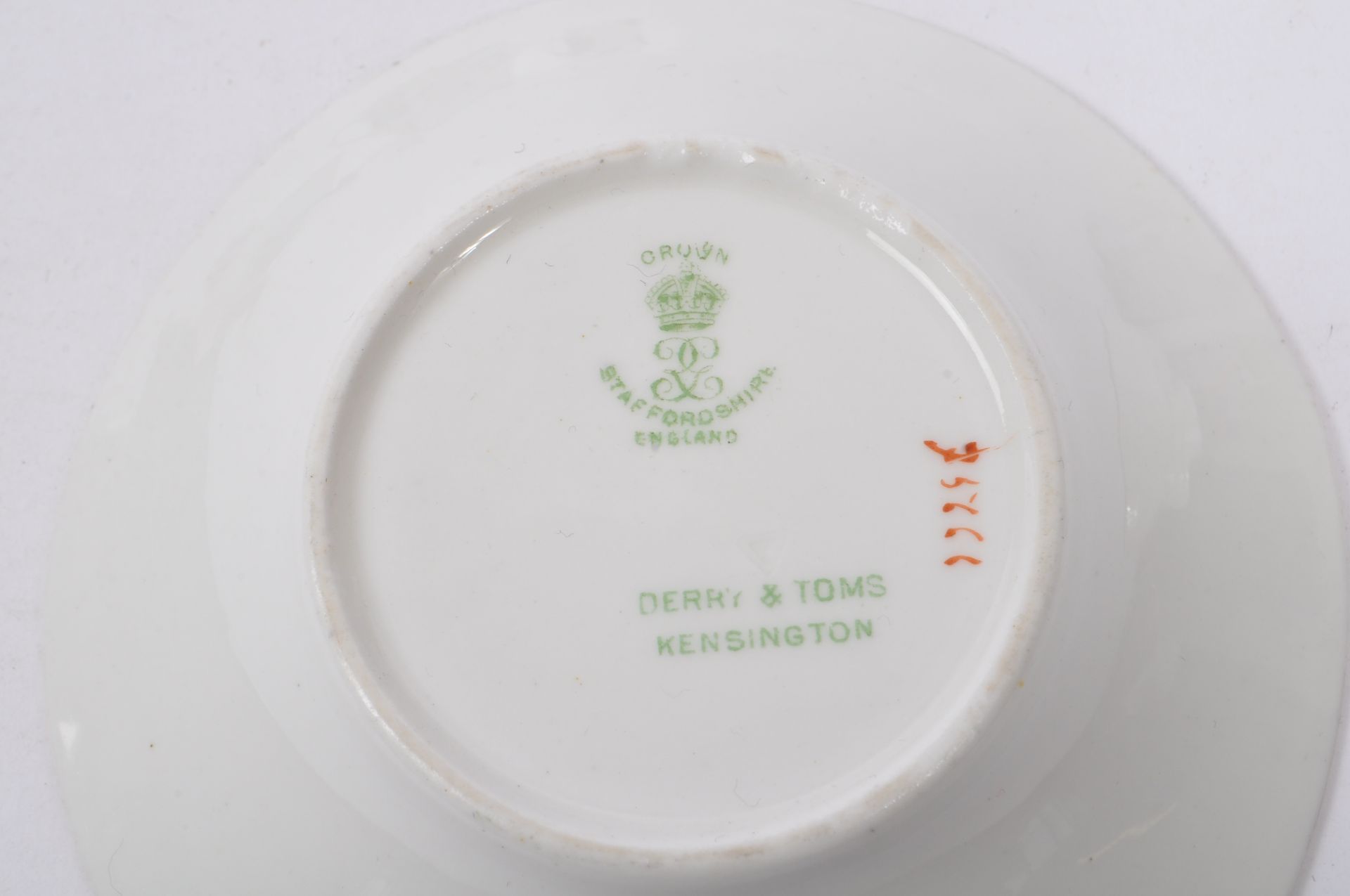 STAFFORDSHIRE / ROYAL DOULTON - COLLECTION OF CHINA ITEMS - Image 6 of 8