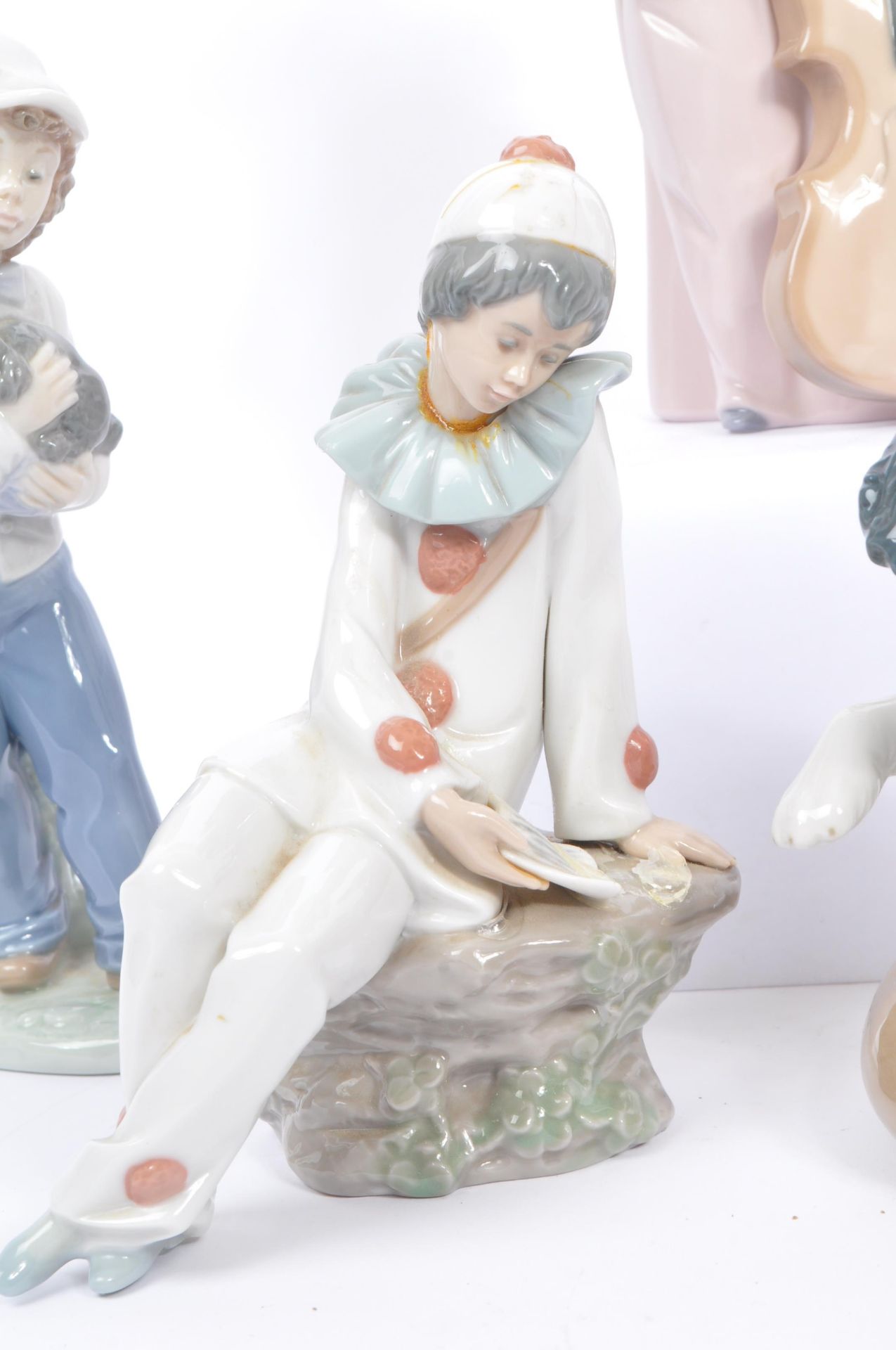 COLLECTION OF VARIOUS NAO / LLADRO SPANISH PORCELAIN FIGURINES - Image 5 of 9