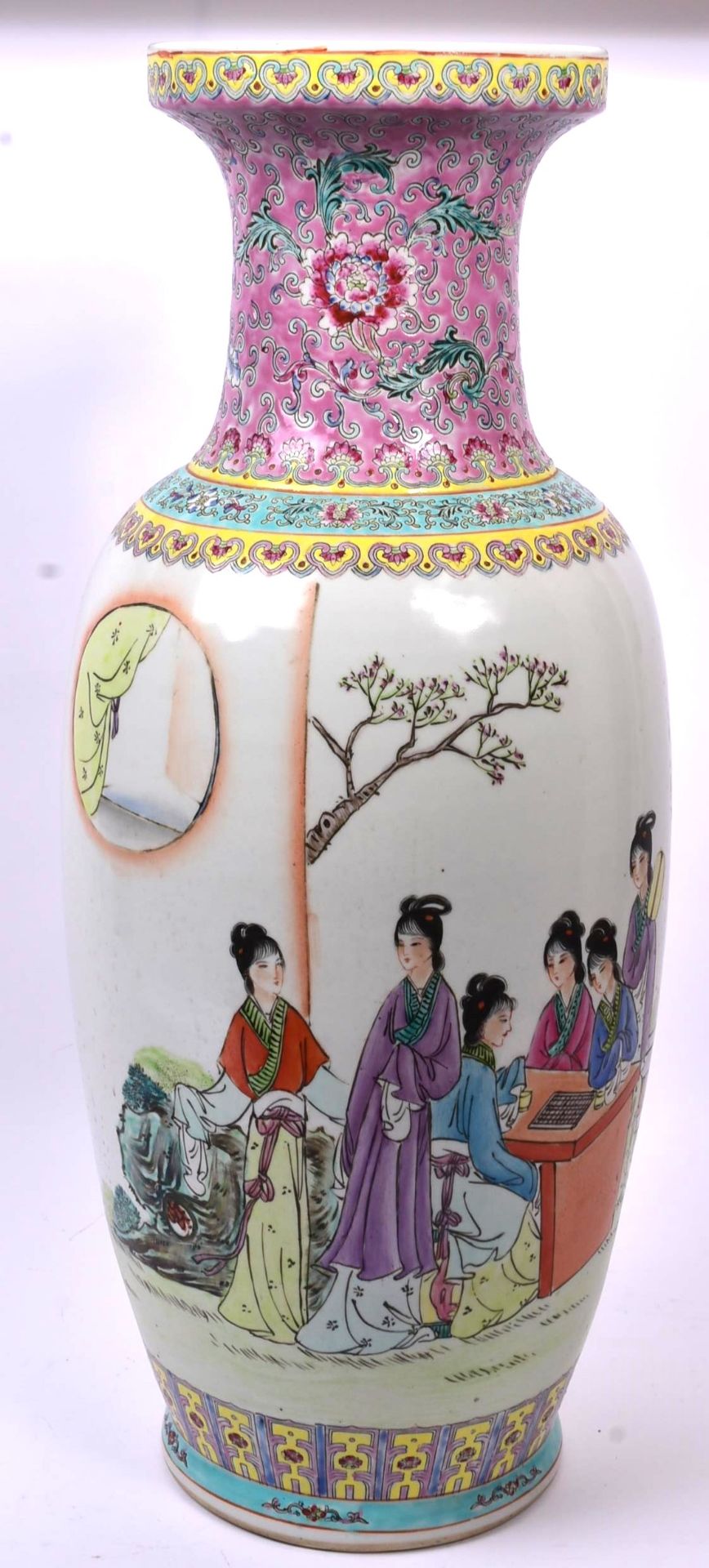 LARGE FLOOR STANDING CHINESE VASE