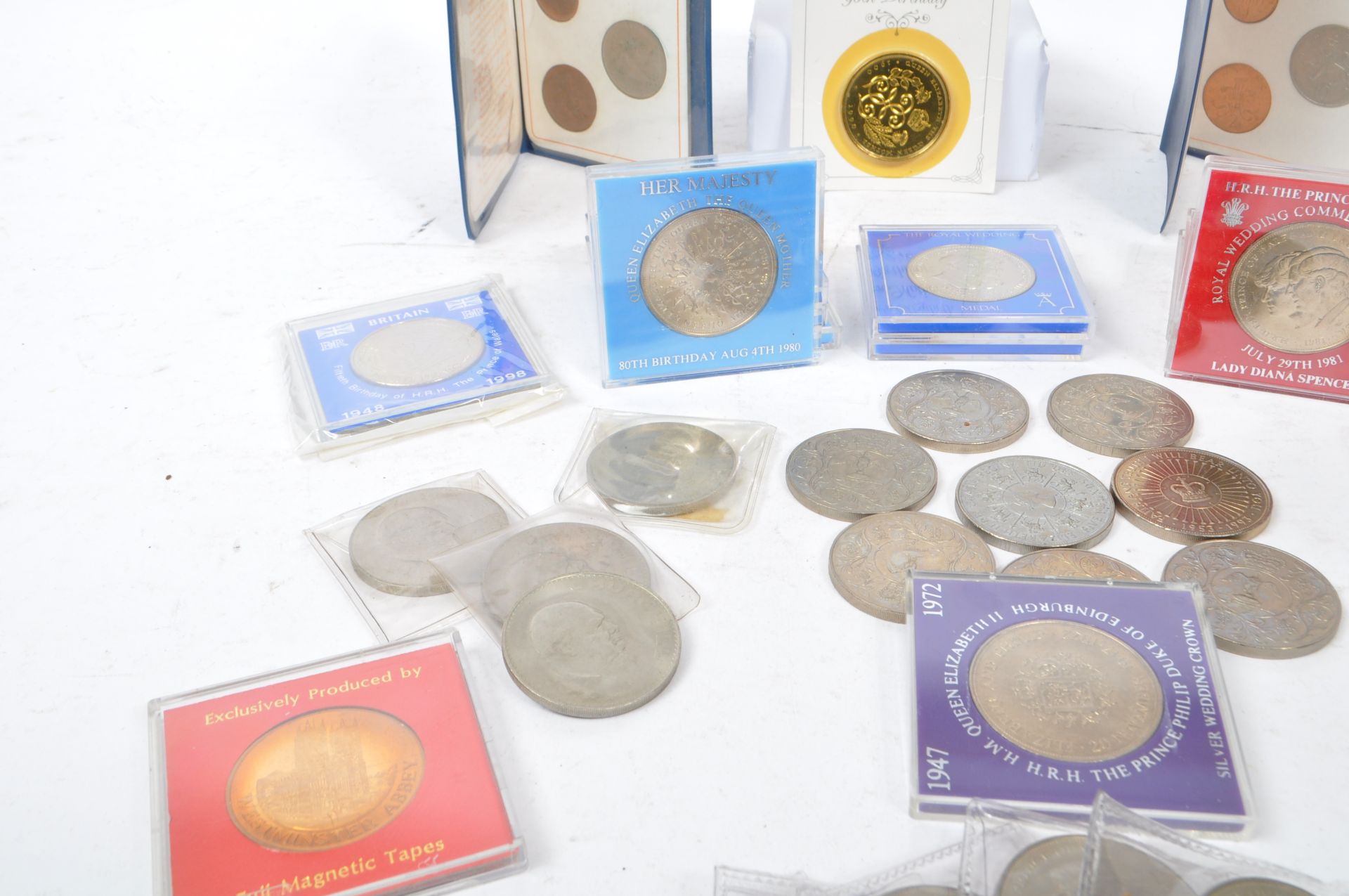 COLLECTION OF 20TH CENTURY BRITISH CURRENCY CROWN COINS - Bild 3 aus 7