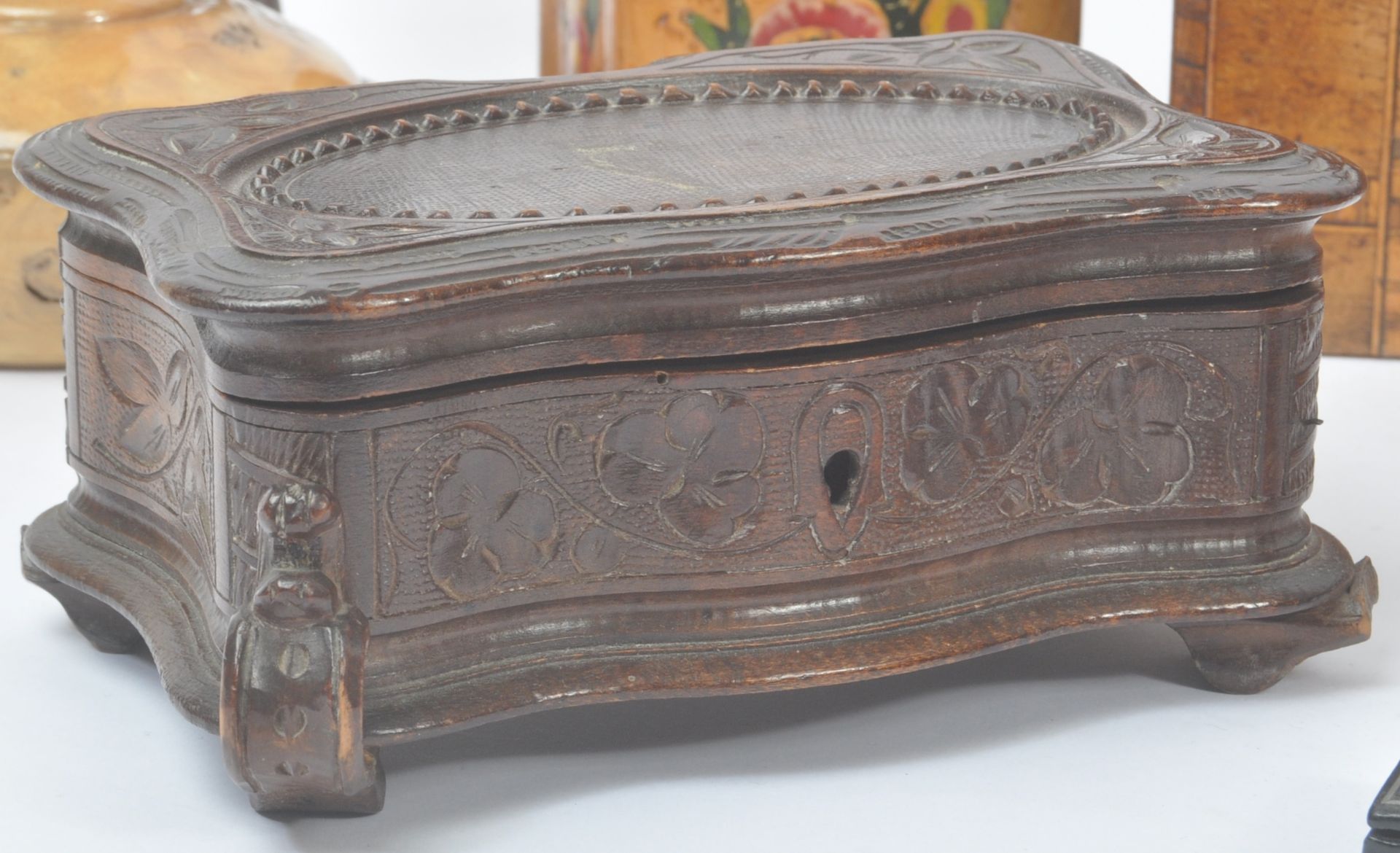 COLLECTION OF TREEN WOODEN HOUSEHOLD ITEMS - Image 2 of 9