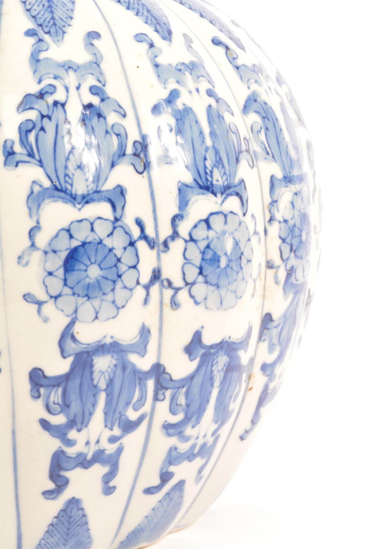 LARGE BLUE & WHITE CONTEMPORARY CHINESE PUMPKIN SHAPED VASE - Image 2 of 5