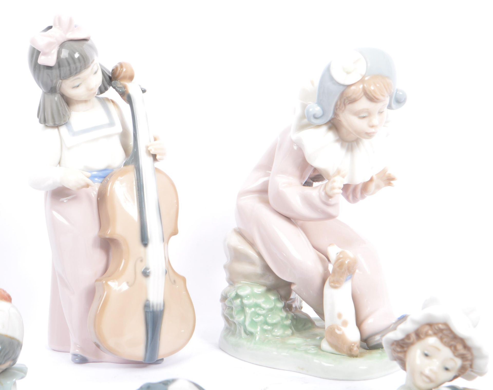 COLLECTION OF VARIOUS NAO / LLADRO SPANISH PORCELAIN FIGURINES - Image 6 of 9