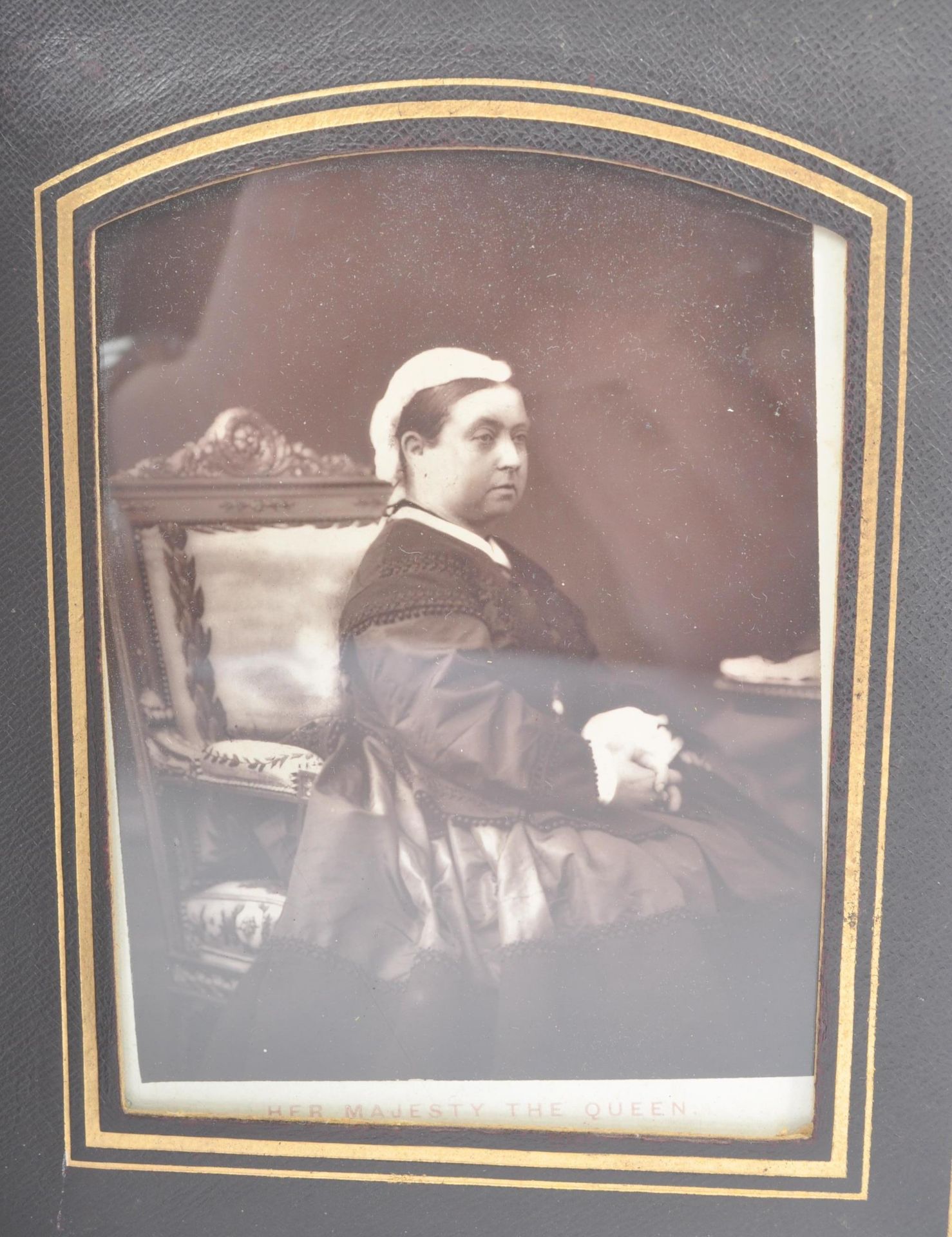 CABINET PHOTO OF THE QUEEN VICTORIA DATED 1887 - Image 2 of 4