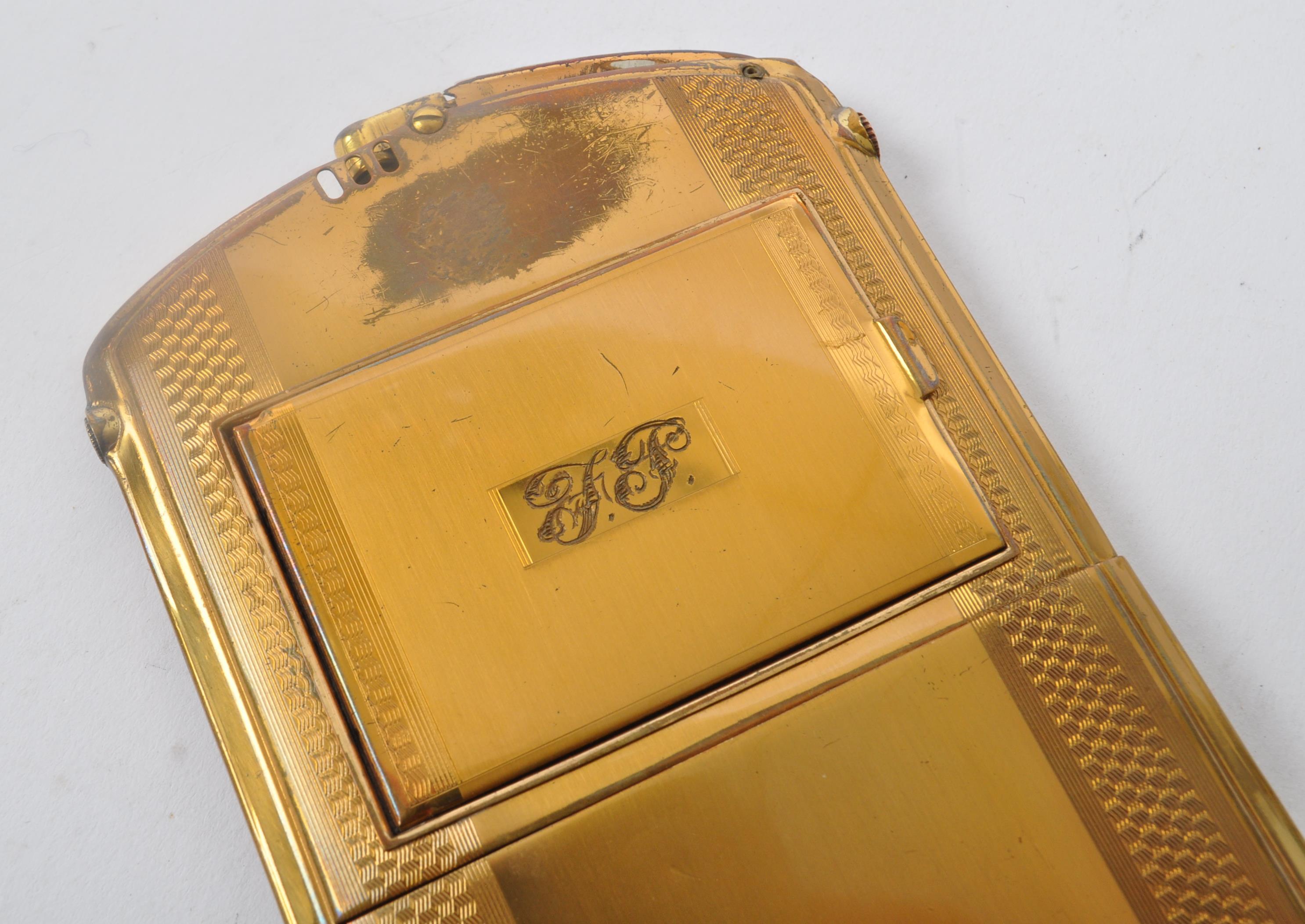 VINTAGE 20TH CENTURY 1940S LADIES GILT METAL CIGARETTE CASE - Image 2 of 5