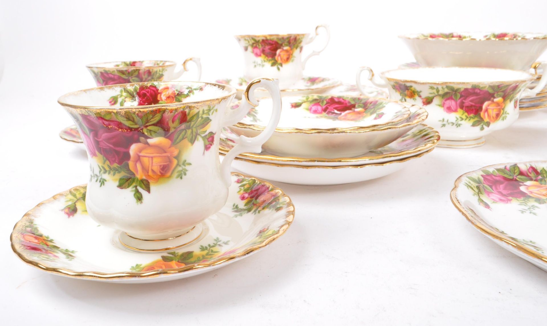 ROYAL ALBERT - OLD COUNTRY ROSES TABLE / TEA SERVICE - Bild 6 aus 7