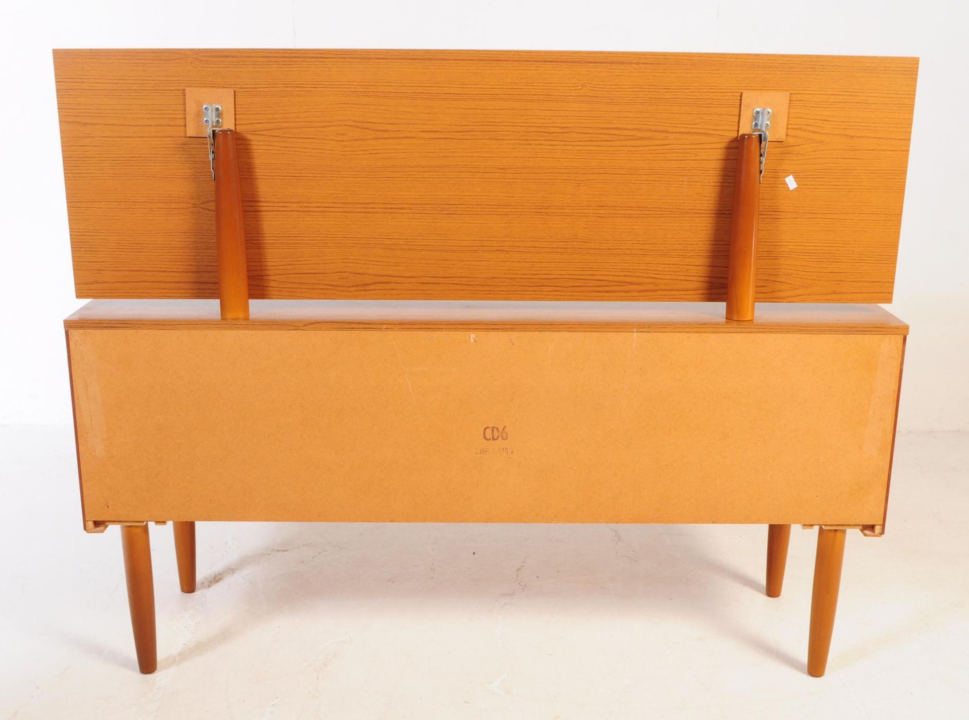 RETRO 20TH CENTURY MELAMINE TEAK WOOD EFFECT DRESSING TABLE - Image 7 of 7