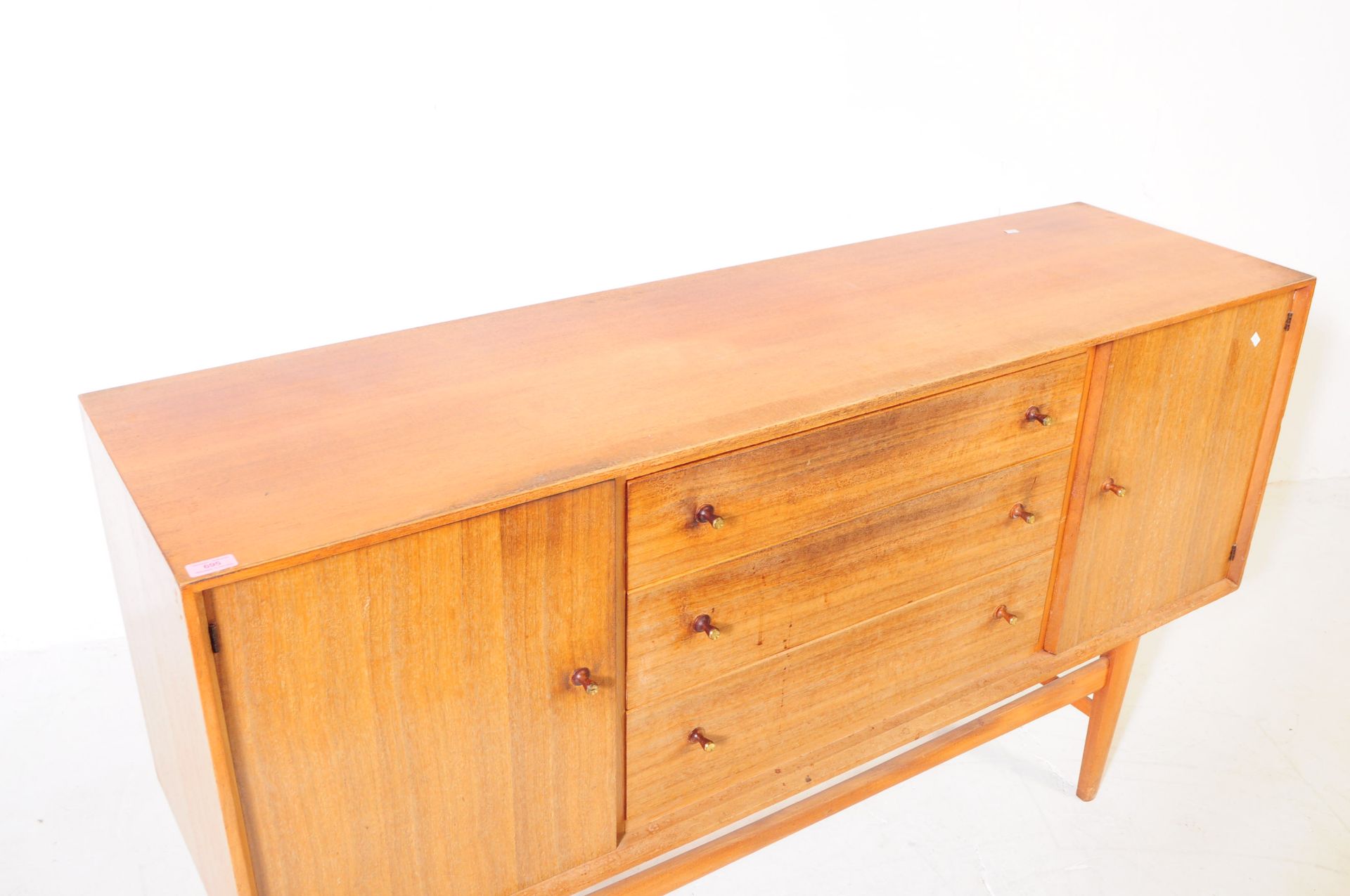 BRITISH MODERN DESIGN - MID CENTURY TEAK SIDEBOARD - Bild 2 aus 6