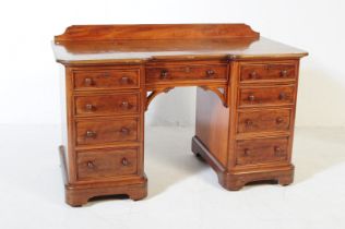 19TH CENTURY VICTORIAN MAHOGANY INVERTED BREAKFRONT DESK