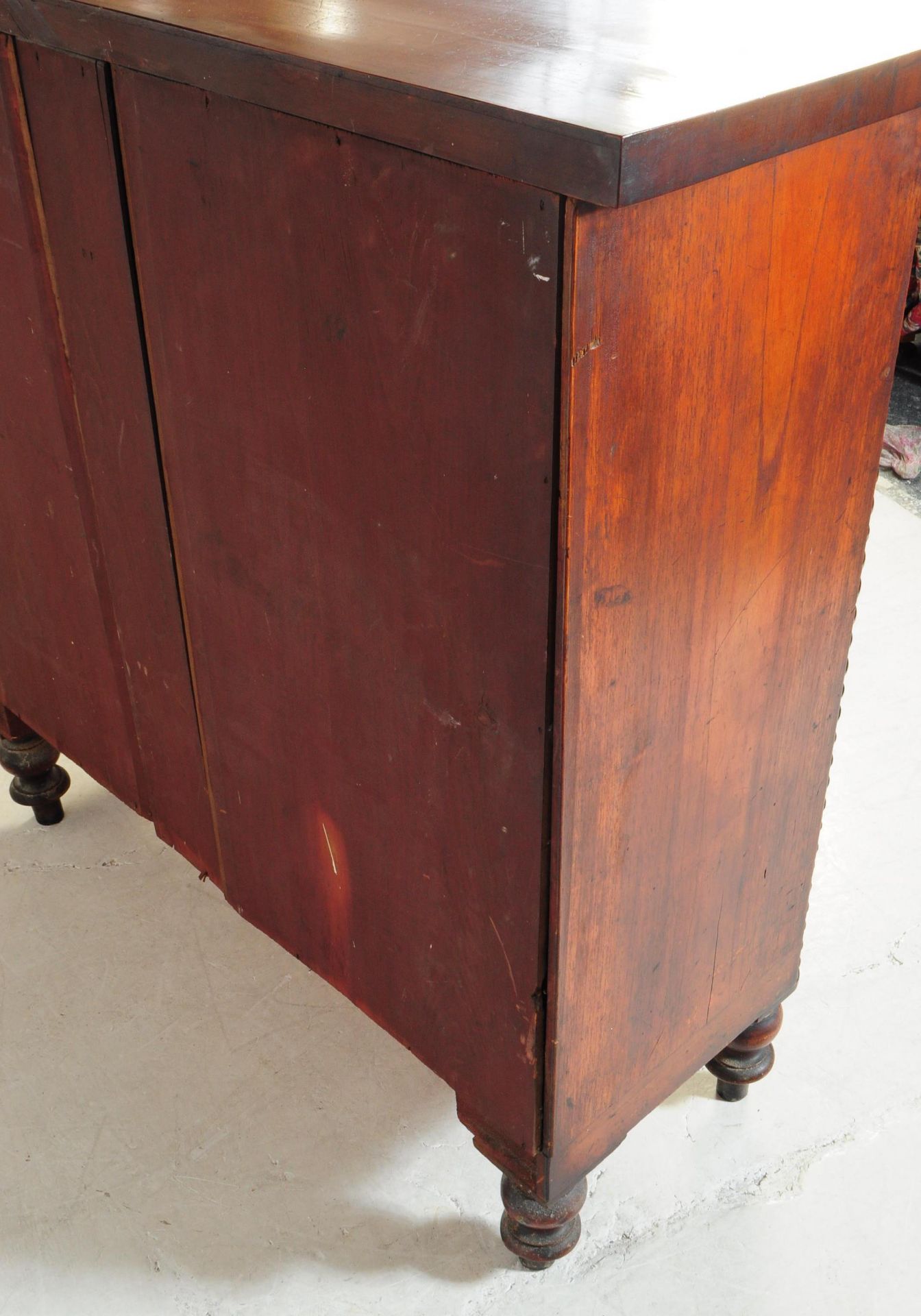 VICTORIAN 19TH CENTURY BOW FRONT CHEST OF DRAWERS - Image 5 of 9