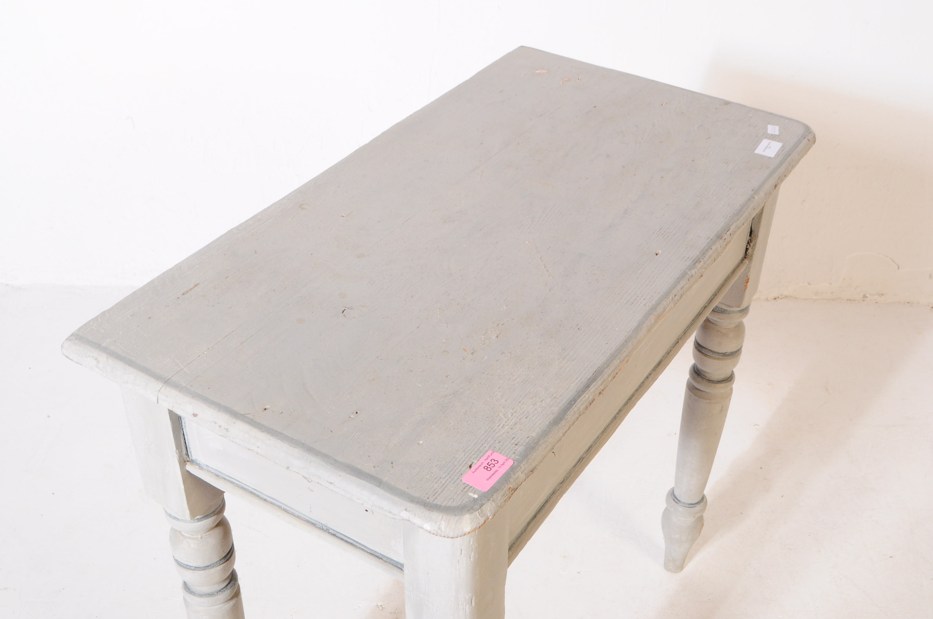 19TH CENTURY VICTORIAN PAINTED SIDE TABLE - Image 4 of 4