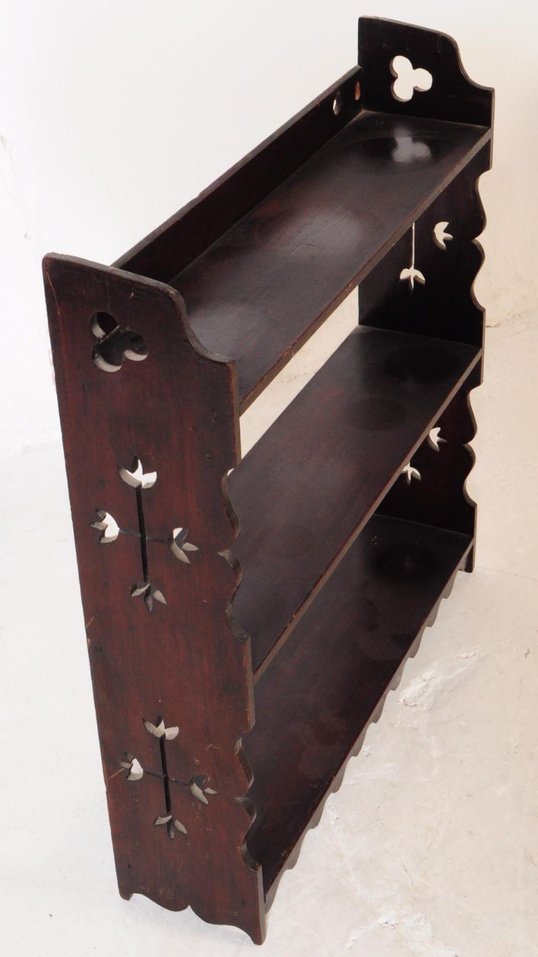 VICTORIAN MAHOGANY WALL MOUNTED SHELVES - Image 5 of 6