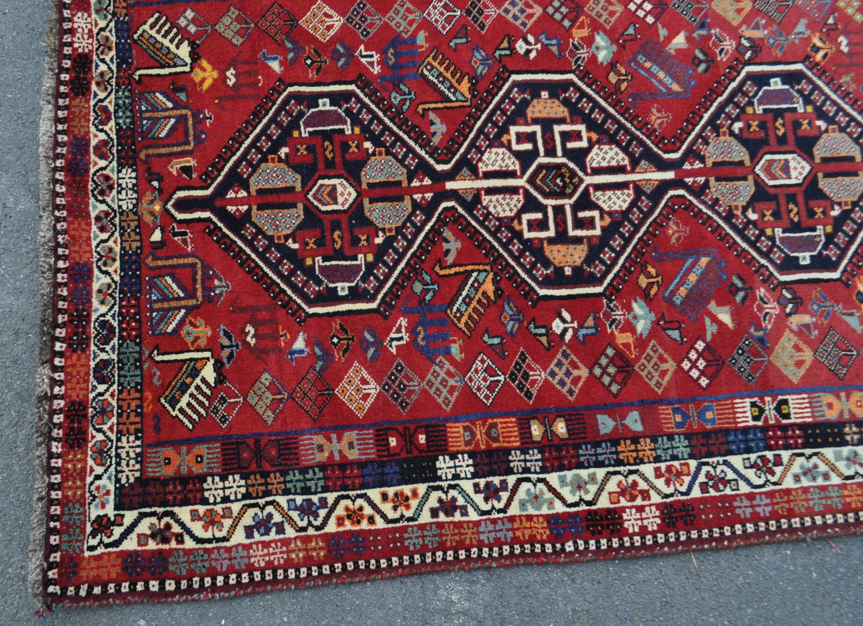 VINTAGE 20TH CENTURY SOUTH WEST PERSIAN QASHQAI FLOOR RUG - Image 2 of 3